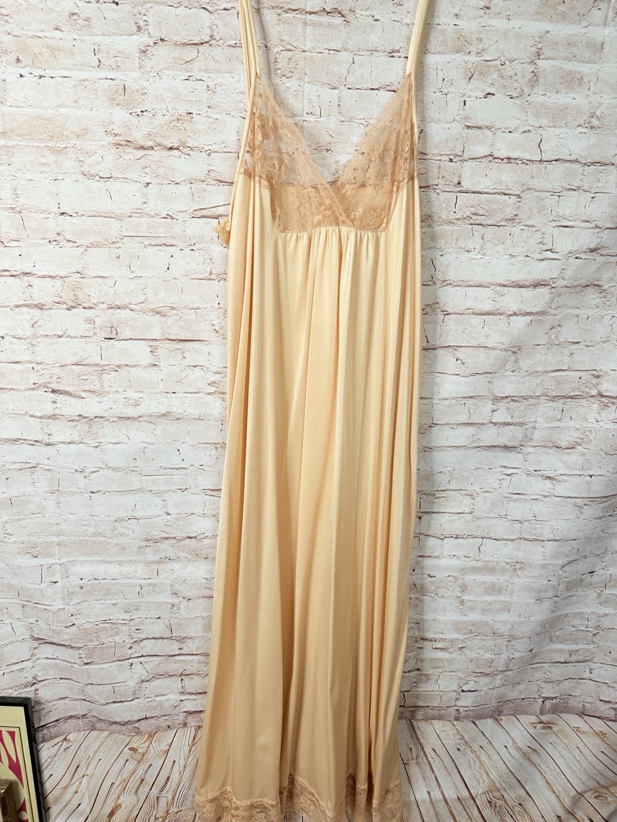Vintage Nude Champagne Nightgown Peignoir Butter Soft Semi Sheer Lace Kayser L