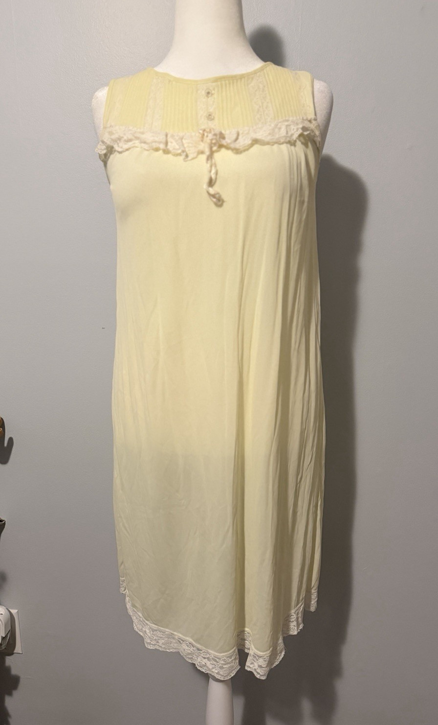 Vintage Charmode Yellow Baby Doll Nightgown 32-34 Romantic Fairycore Cottagecore