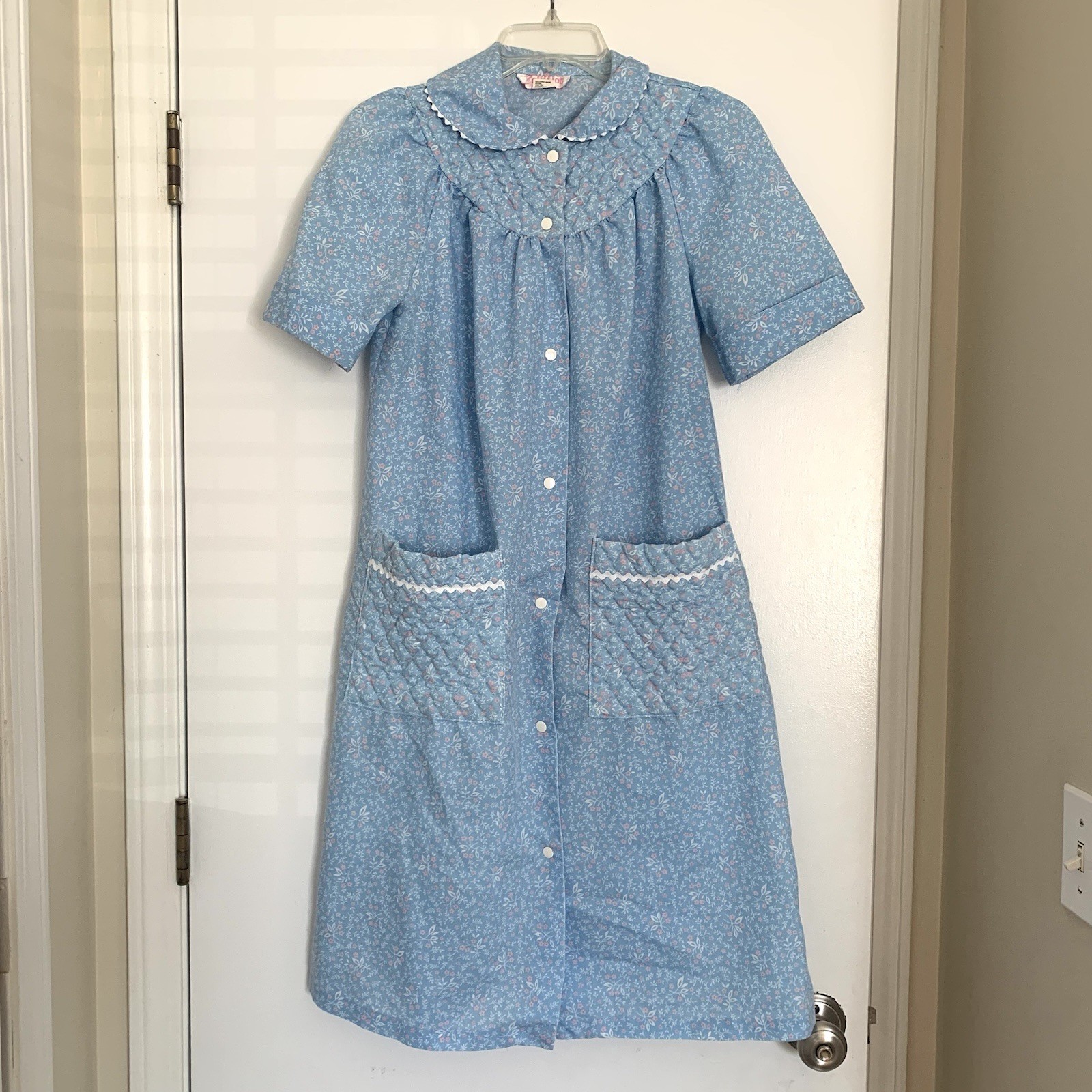 Vintage Cotillion House Dress Coat Muumuu Blue Floral USA Made Snap Closure Sz S