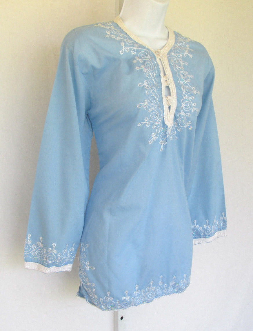 VINTAGE 1960s EMBROIDERED TOP BLUE WHITE FROG BUTTONS POLY COTTON LINEN