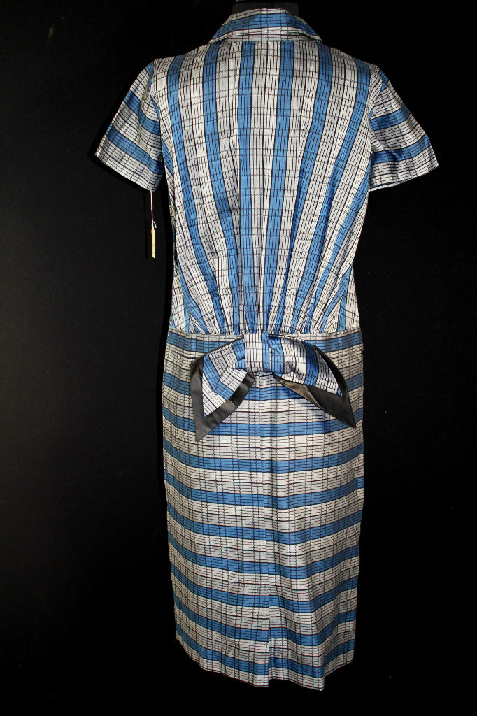 VINTAGE DEADSTOCK 1950’S RAYON BLUE AND SILVER POLISHED COTTON DRESS SIZE 6