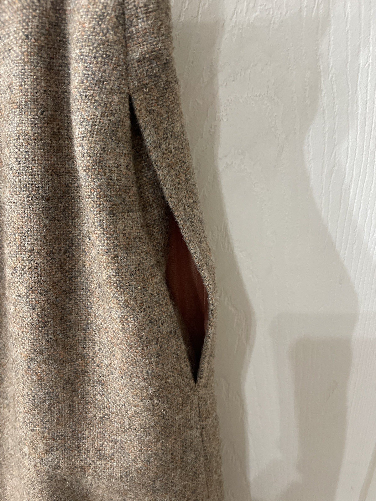 70s PRESTIGE OF BOSTON VINTAGE WOOL MID SKIRT UNION MADE USA TAN CLASSY PLEATED