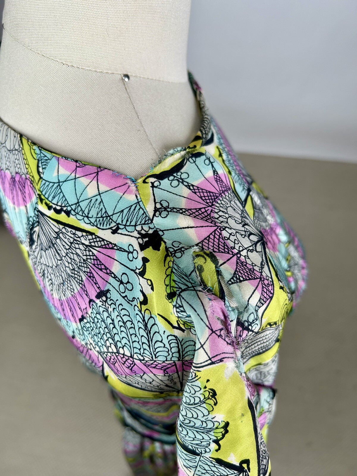 Vintage 1940s Silk Novelty Fan Print Dress Blue Pink Green Black Velvet Ribbons