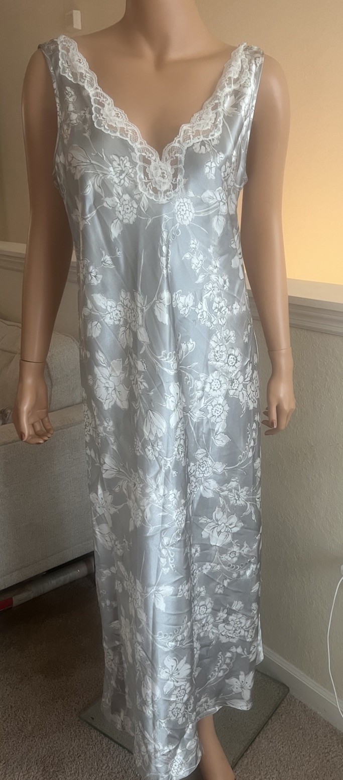 VTG Jacklyn Smith Full Length Satin Robe + Night Gown Set Silver Floral NWT M