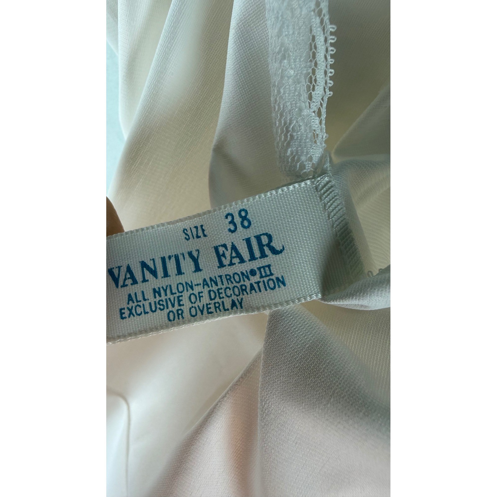 Vintage Vanity Fair White Lace Full Slip Antron III Nylon USA Size 38 NWT
