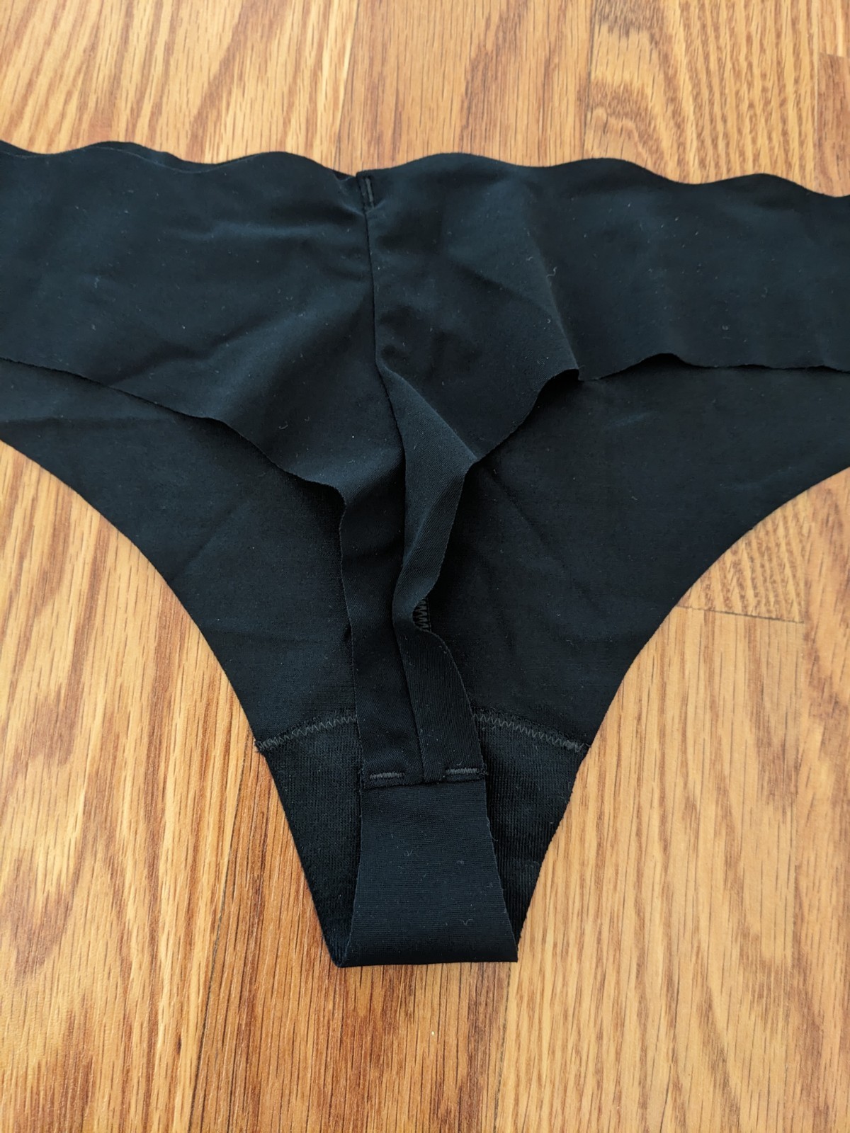 Vintage 2008 08 Victoria’s Secret Very Sexy Thong smooth panty low rise scallop