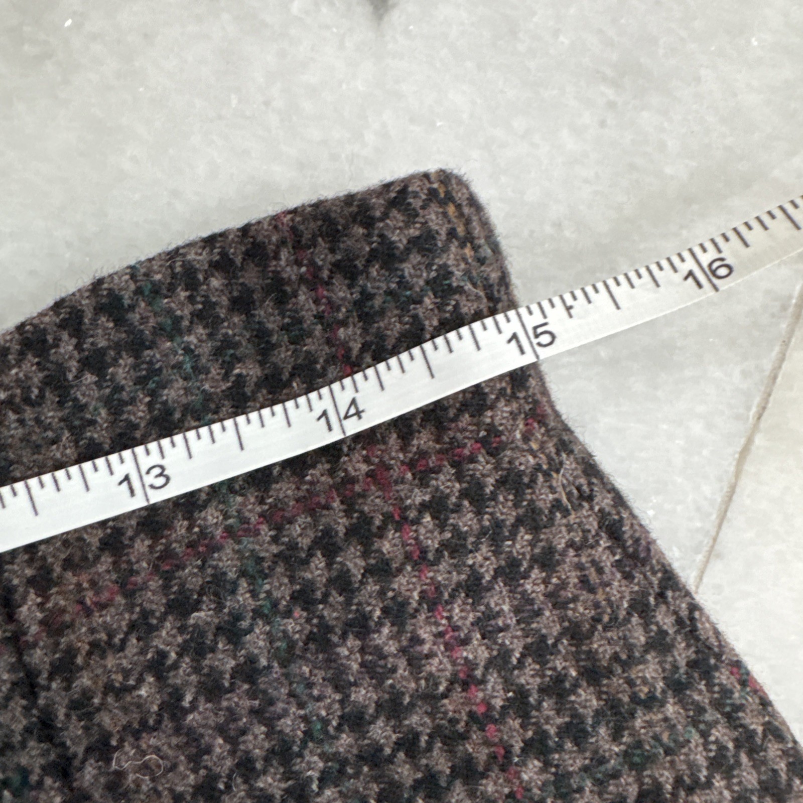 St. Johns Vintage 1980’s, Tweed/Houndstooth skirt, W 6-8 pleats, Trending 2025
