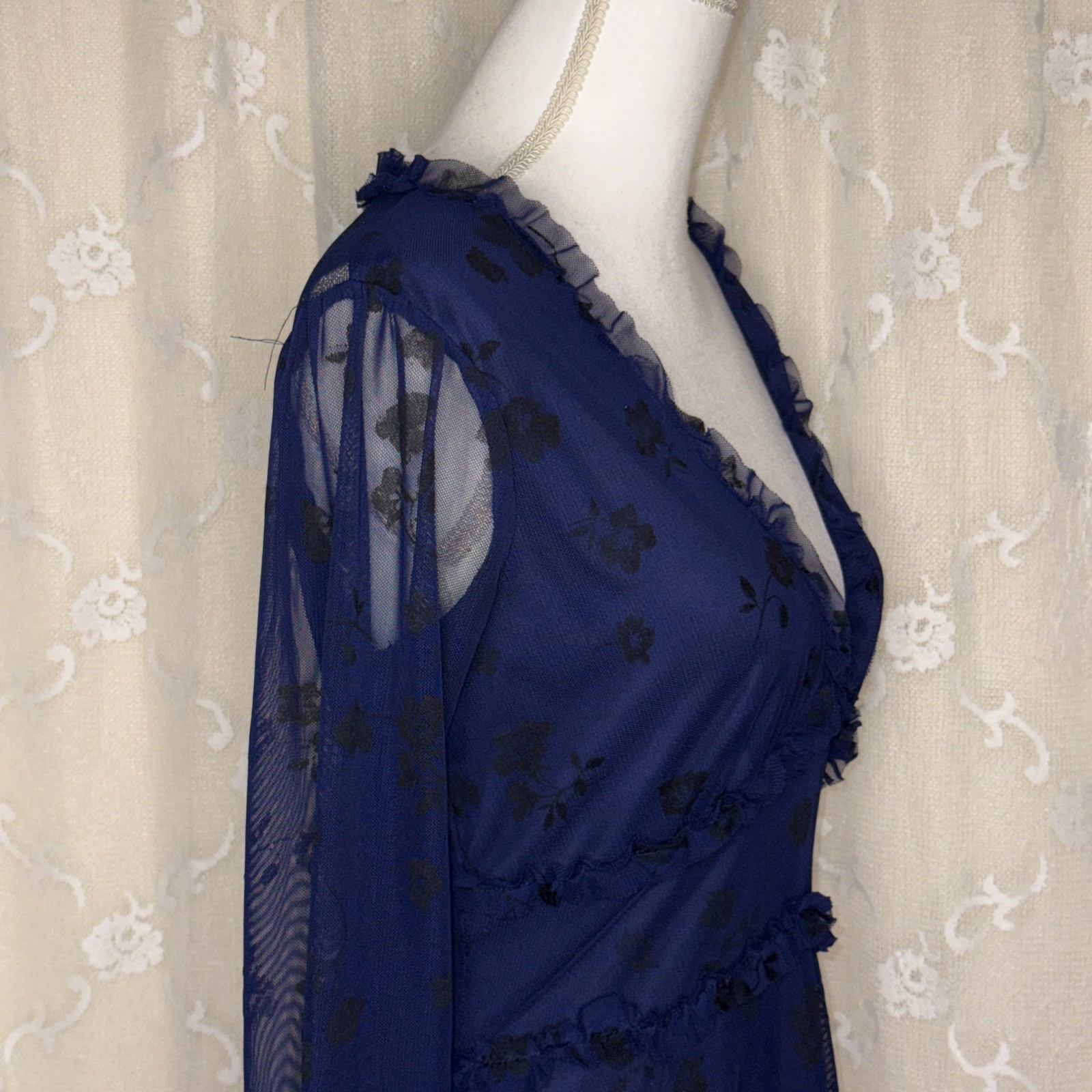 Vintage B.Darlin Woman’s Blue & Black Floral Semi Sheer Lined Dress Size 5/6