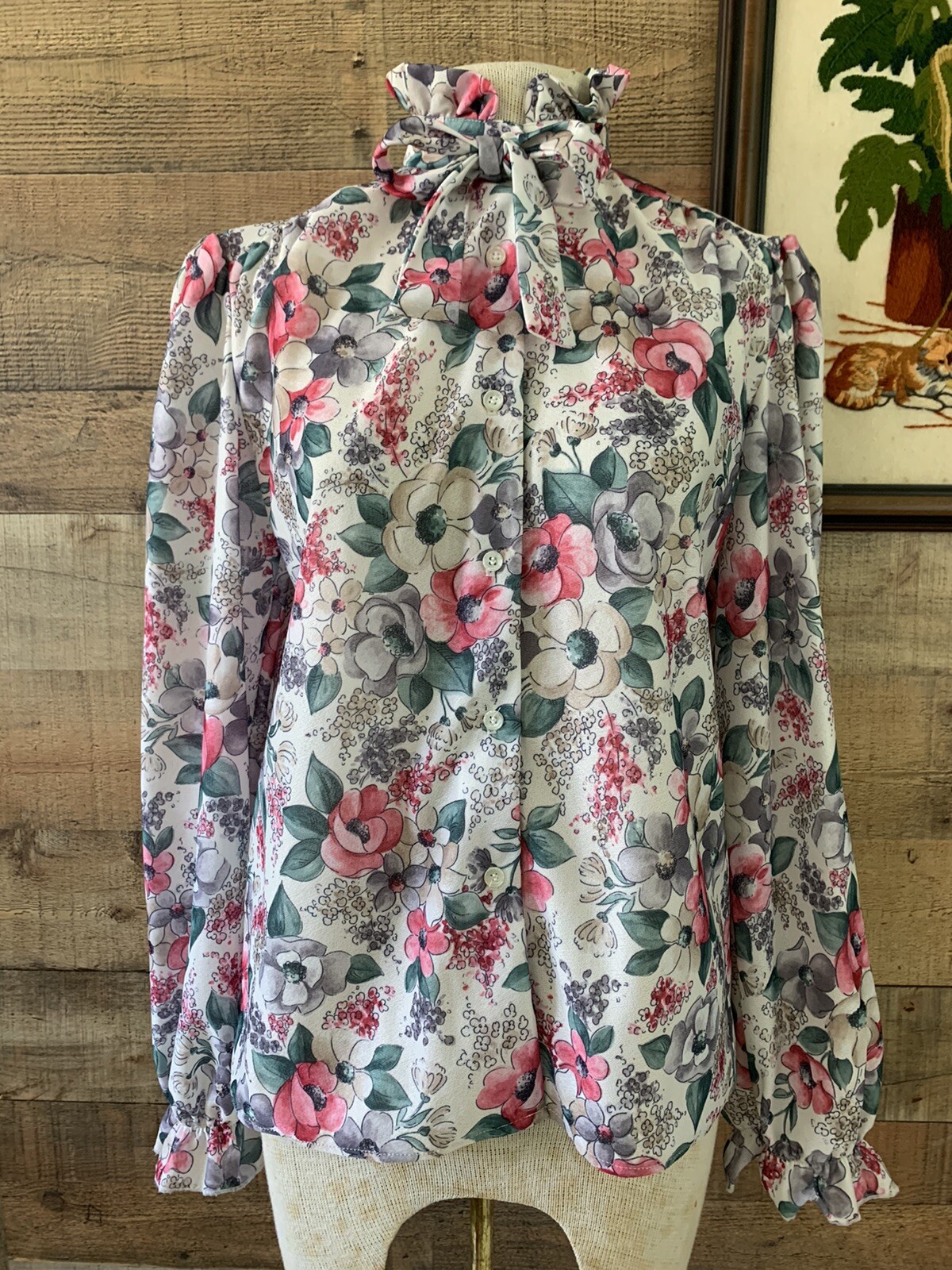 Vintage 1970’s Romantic Floral Bow Neck Tie Button Front Blouse Sz Medium