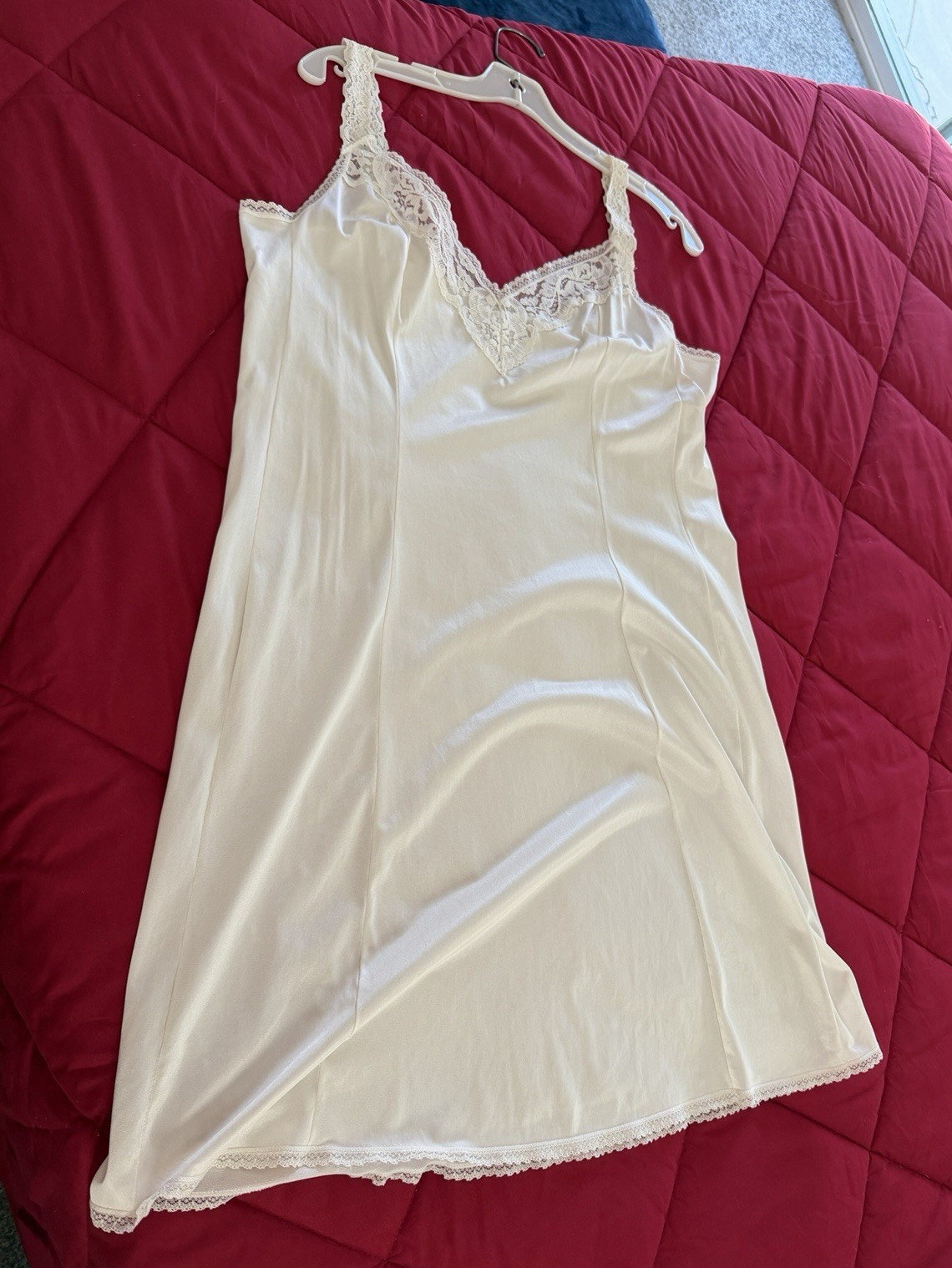 NWOT VINTAGE VANITY FAIR SLIP FULL 1970’s 37 1/2″ LONG