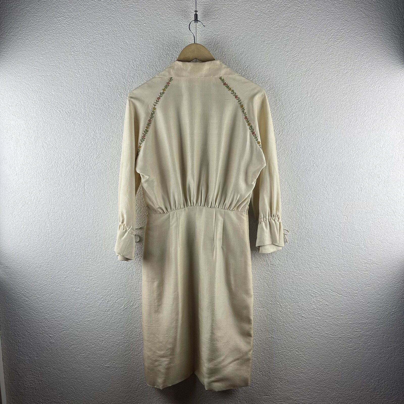Vintage l 70s M Carlye Silk Floral Embroidery Ruffle Tie Cuff Pockets Belt Dress