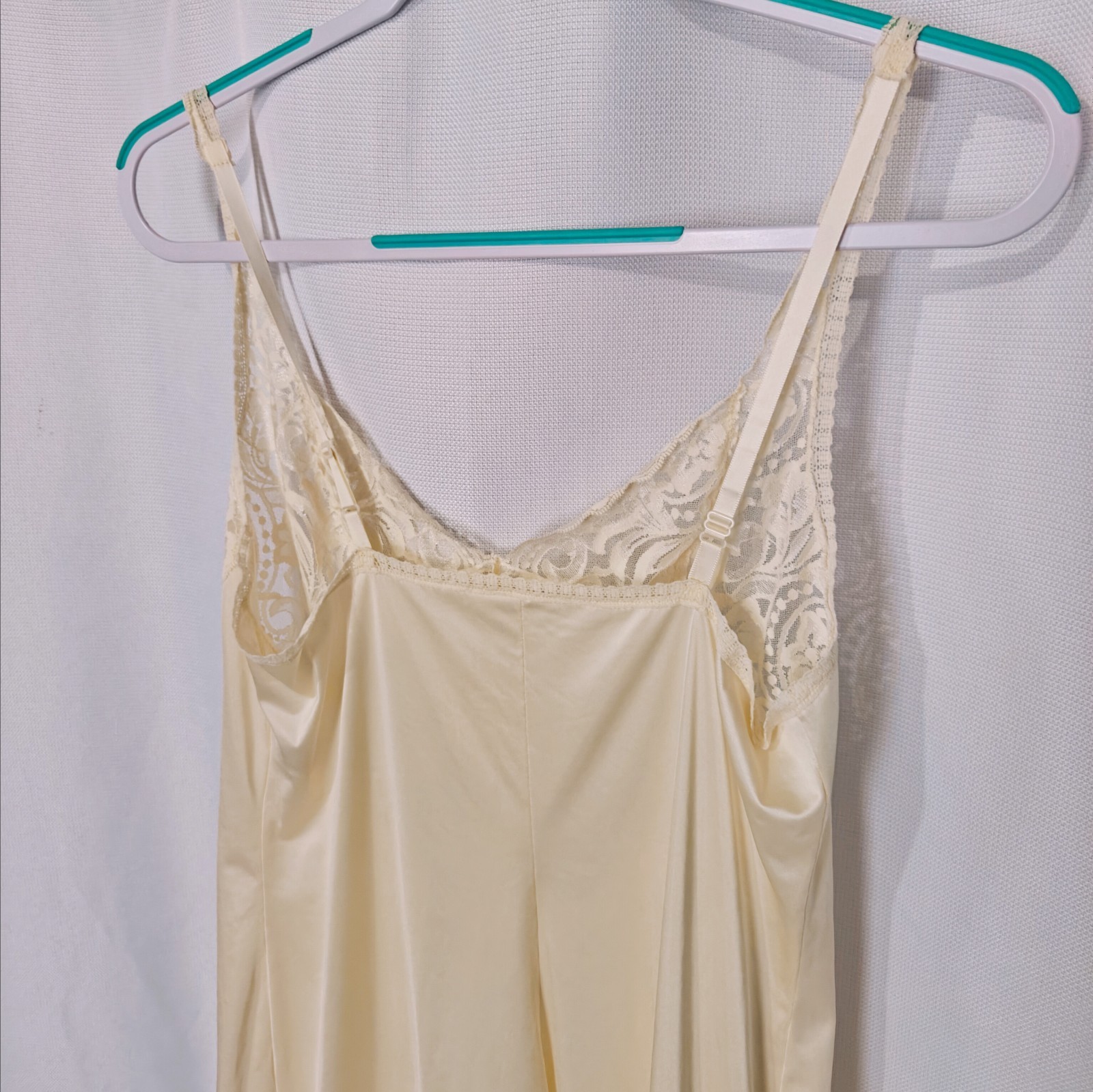 Vintage Lace Slip Dress Vanity Fair 36 Nylon Ivory Nude Floral Sheer Lingerie
