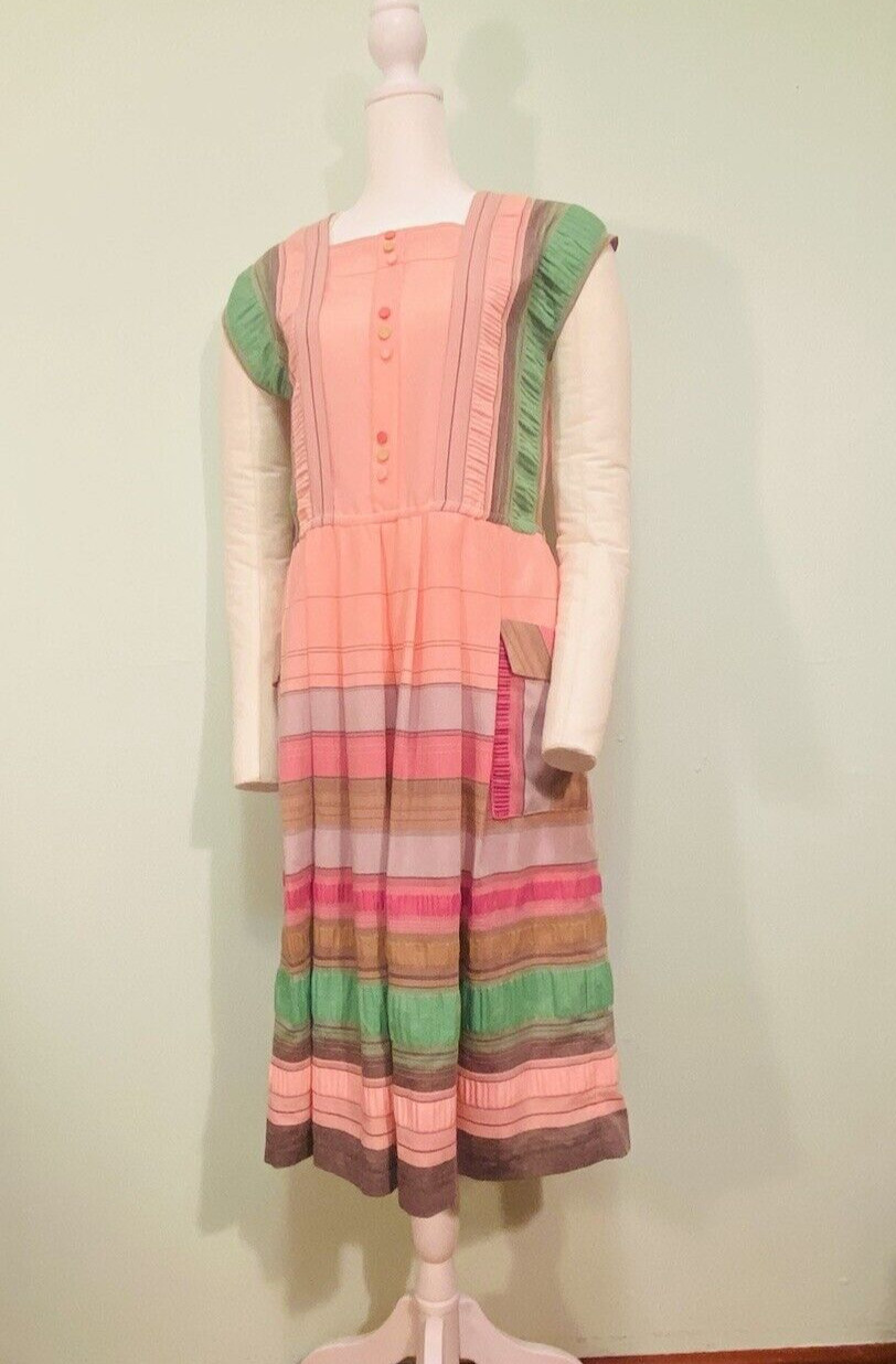 VTG 80s Summer Casual Dress in pink with multicolor stripes and patch pockets