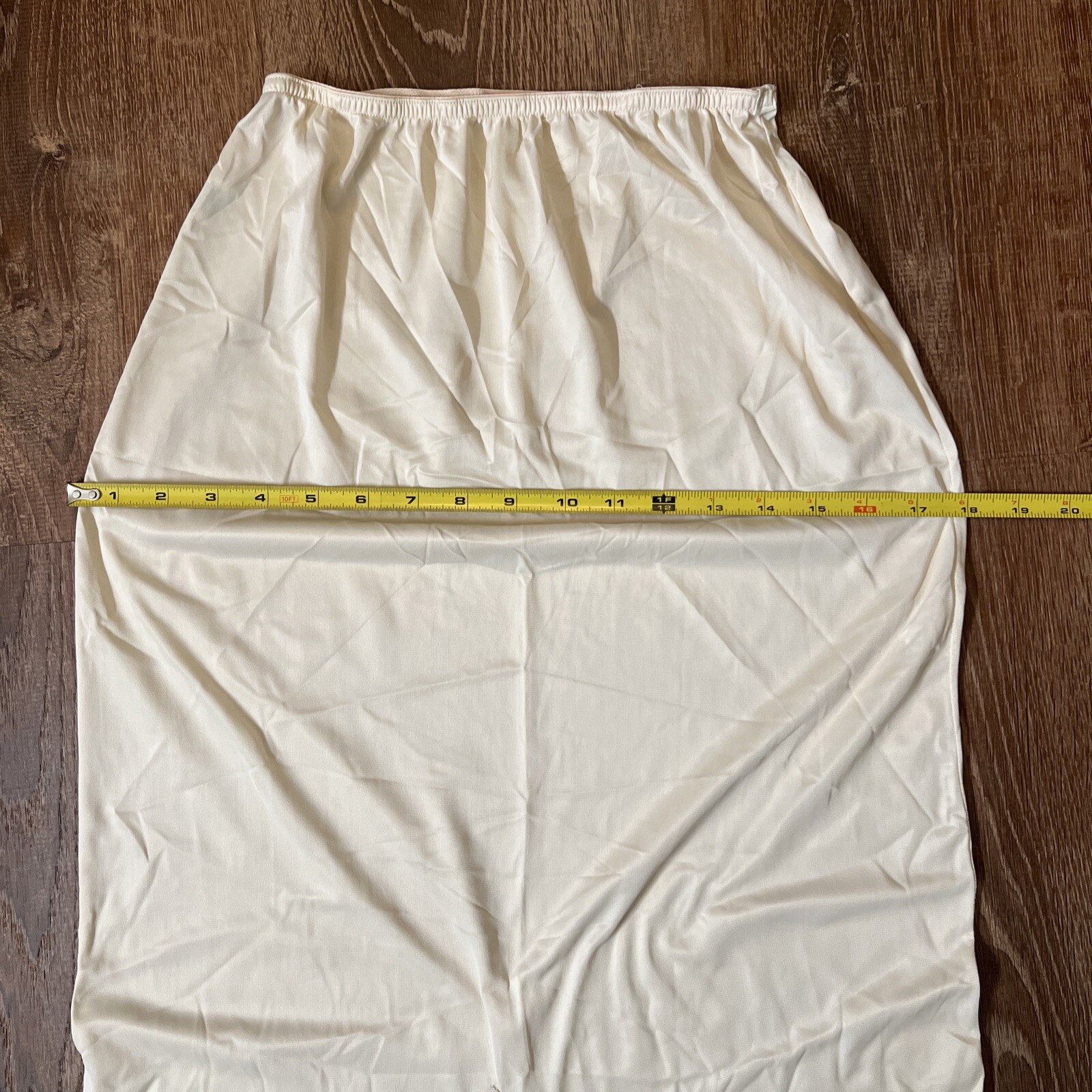 Vintage Greenco Maid Ivory Tan/Nude Slip M 6 Waist Lace Trim 16″ Slit Back.