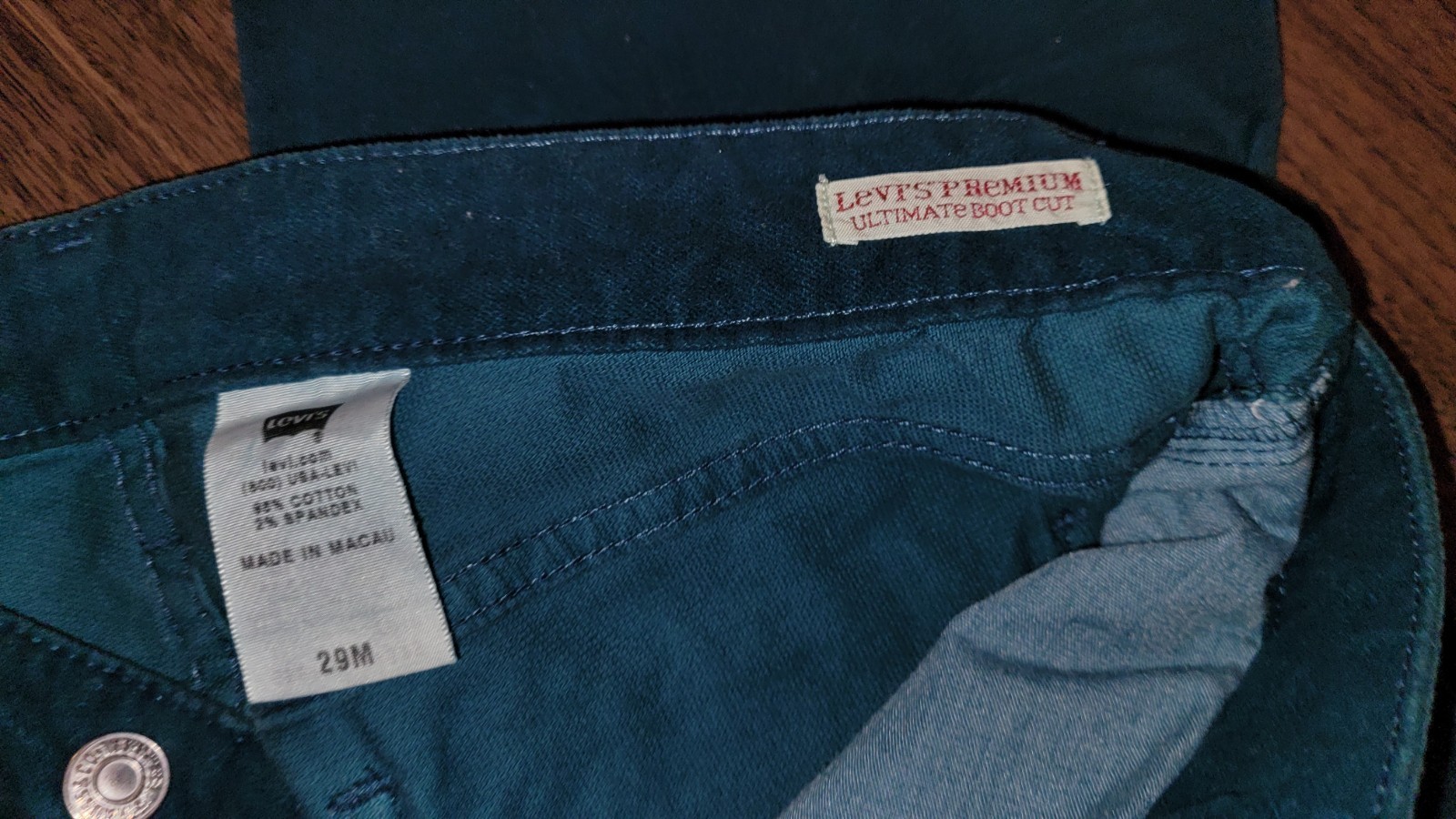 Levi’s Premium Ultimate Bootcut GREEN Black Tab Velvety Jeans Size 29M W31 L31