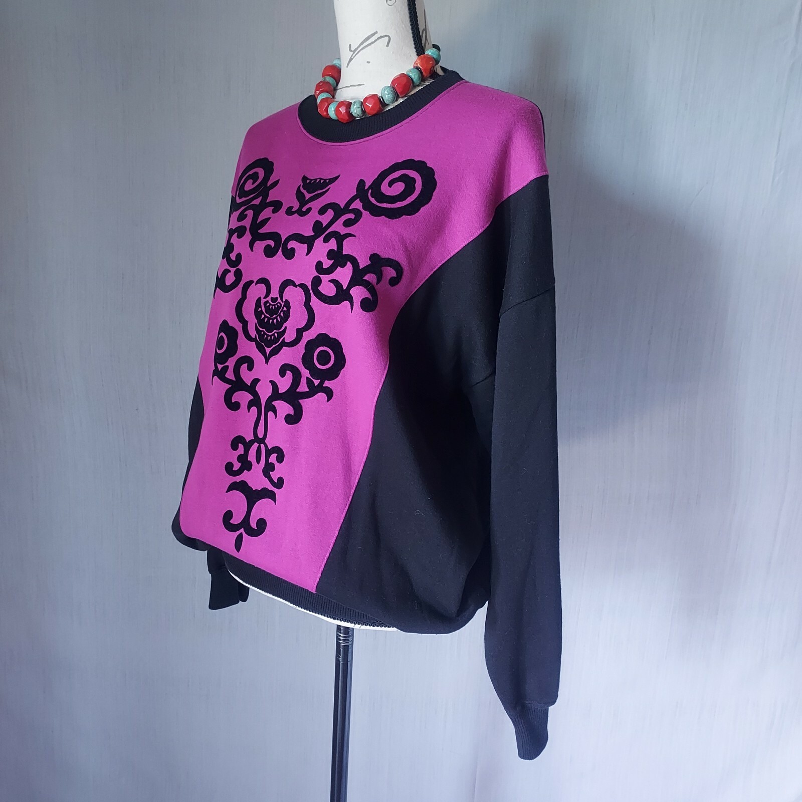 VTG Marcy’n Me Patrick Lee Fleece Lined Sweatshirt Floral Black Purple Chest 46″