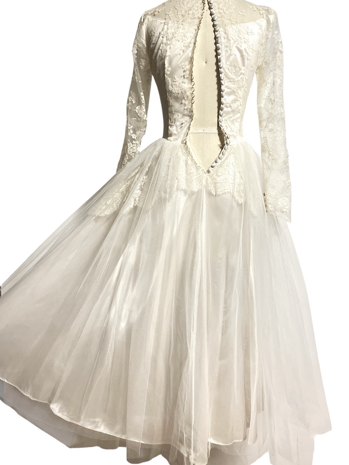 VTG 1950s 60s Lace Tea Length Wedding Dress XS Audrey Hepburn Modest MCM Bride