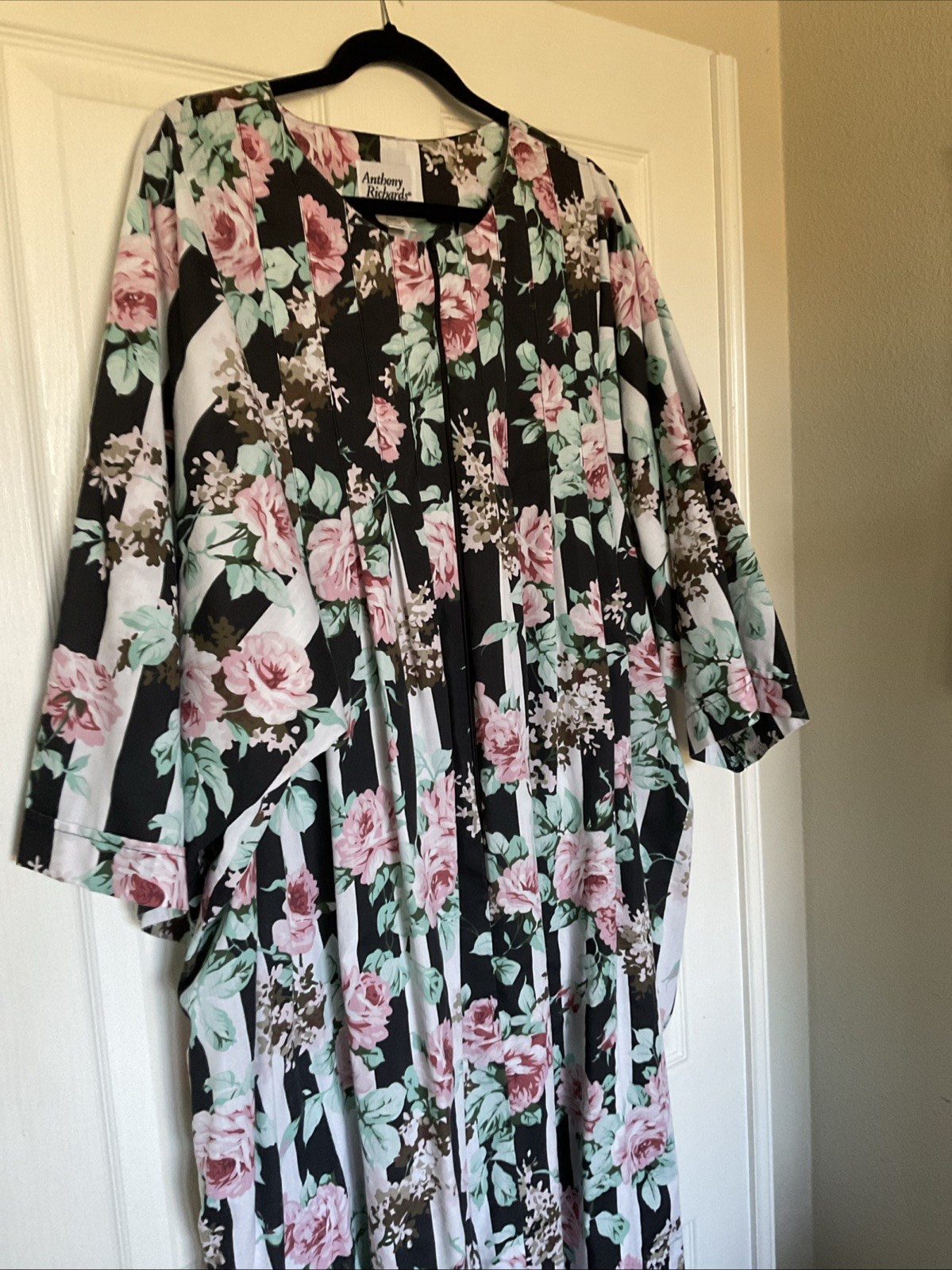 VTG Anthony Richards 1980s Black/Pink Roses Housedress Size 4X New