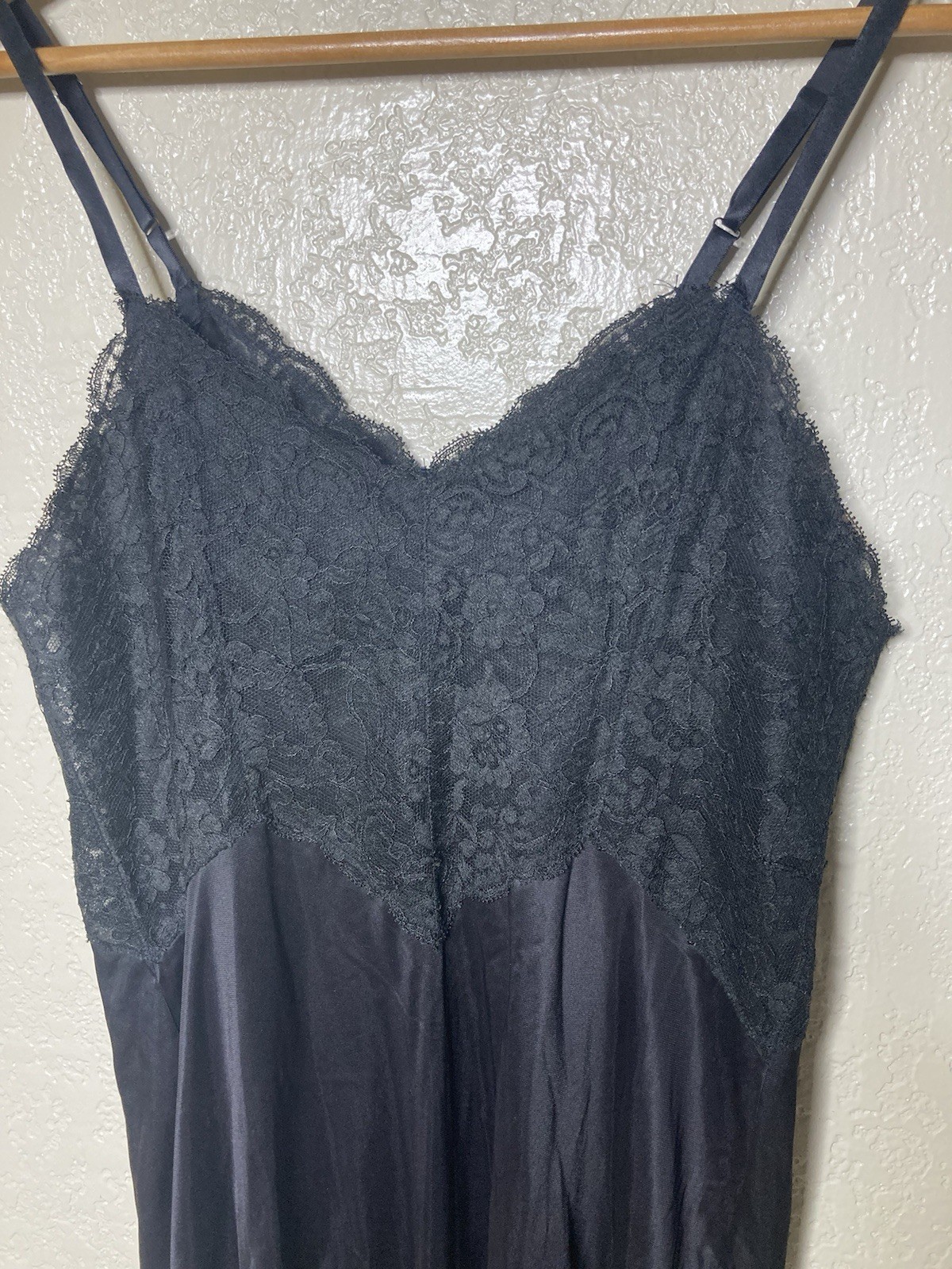 Vanity Fair Lace Nightgown Slip Size 36 Tricot All Nylon Lingerie Silky