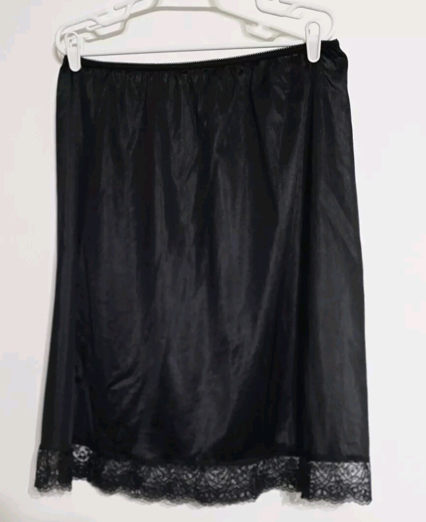 Vtg Briar Creek Black Slip 26/28 Waist 39/41 Nylon Tricot Antron III Non Cling