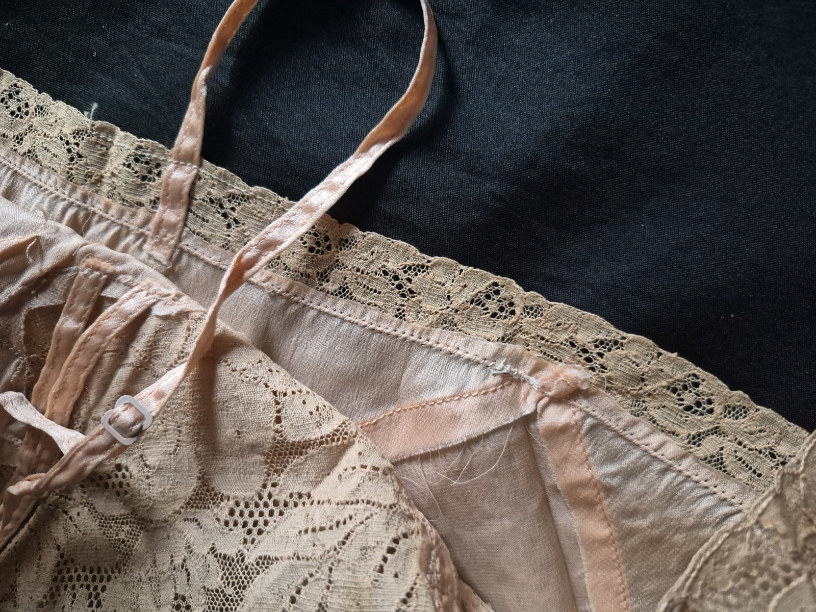Vintage 1940s Pink Satin Unbranded Full Slip Size 34 Ex.