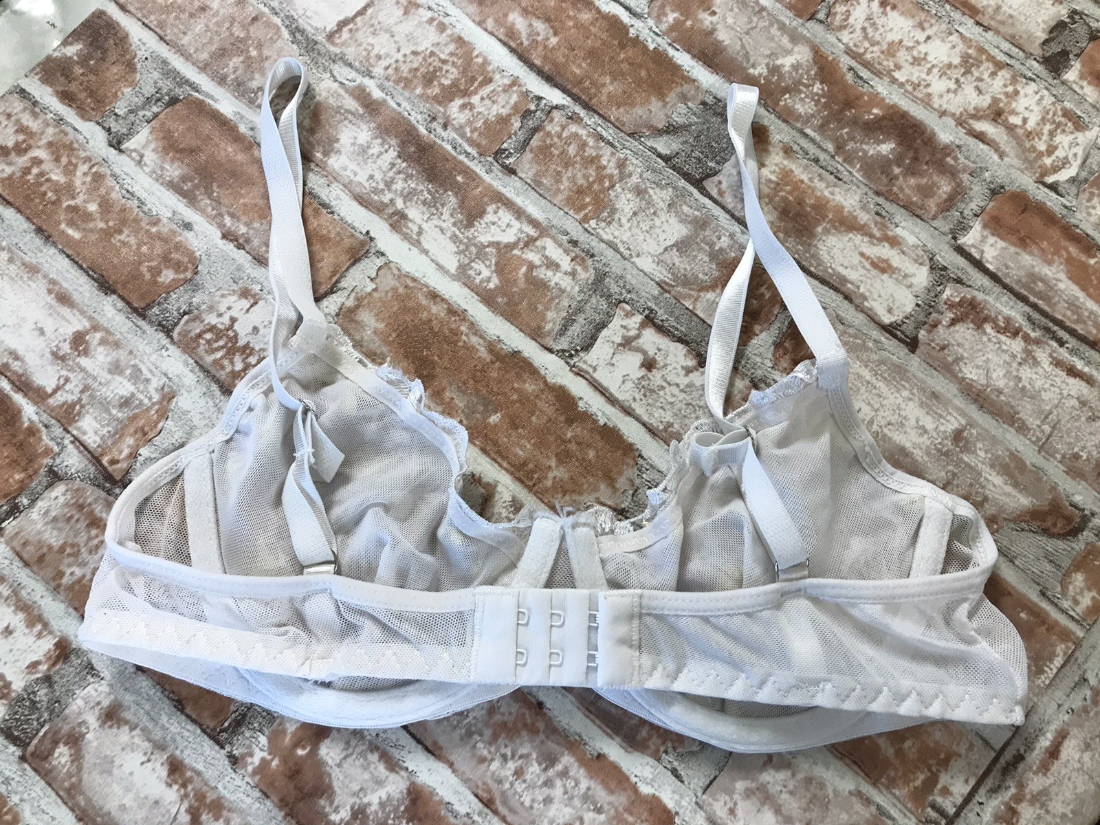 Vintage Lace Embroidery INNOCENSE Lingerie Unlined Underwire Plunge Bra Small
