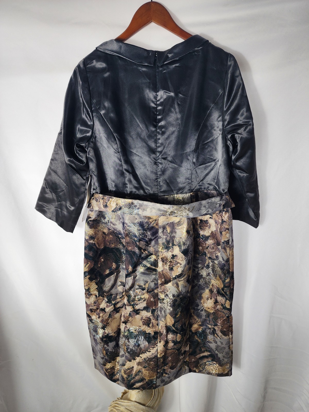 Vintage Floral Brocade 90’s Early 2000 Party/Cocktail Dress With Tags 3/4…