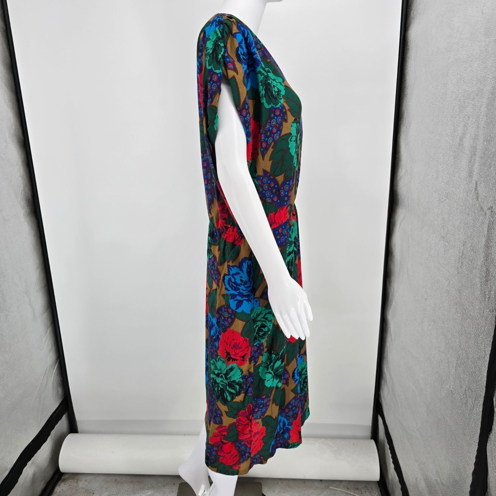 Vintage 1980s Unbranded Floral Print Dolman Sleeve V-Neck Midi Dress (XL)