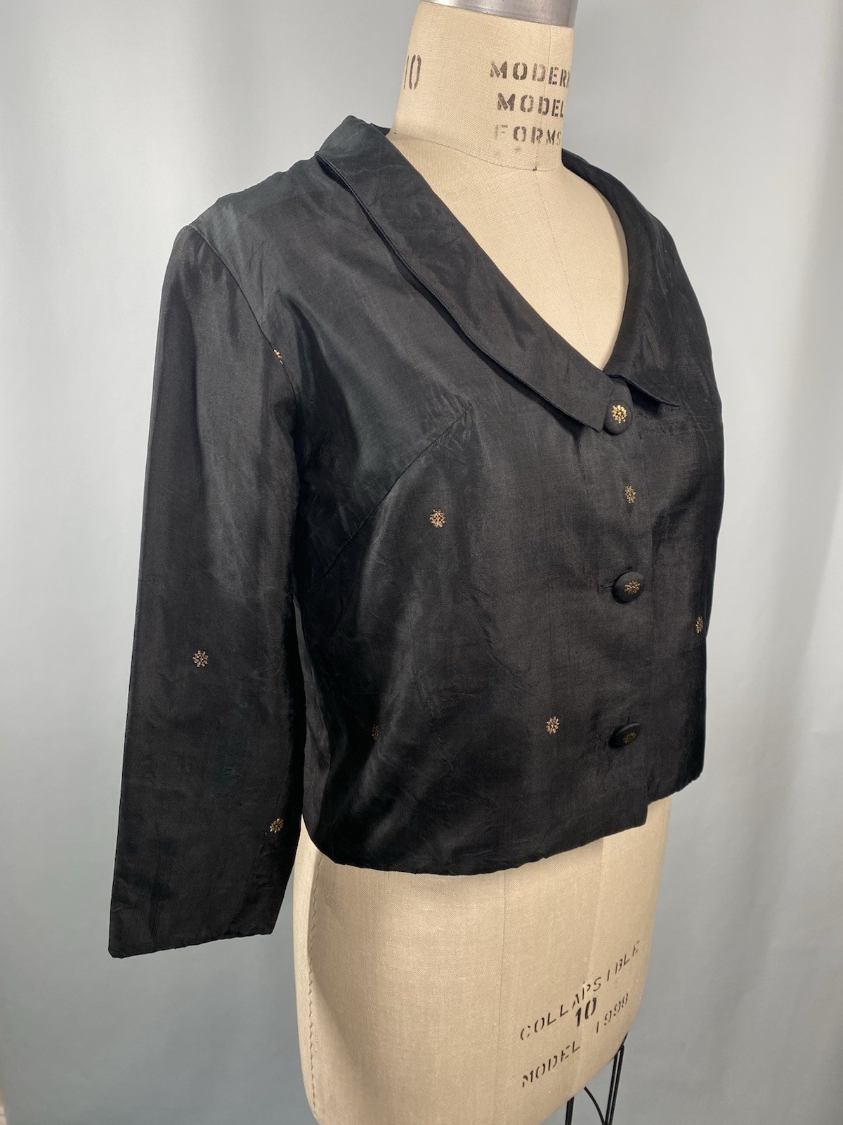 Vintage Jacket Thai Silk SIZE MEDIUM black gold short classic 60s 50s Asian