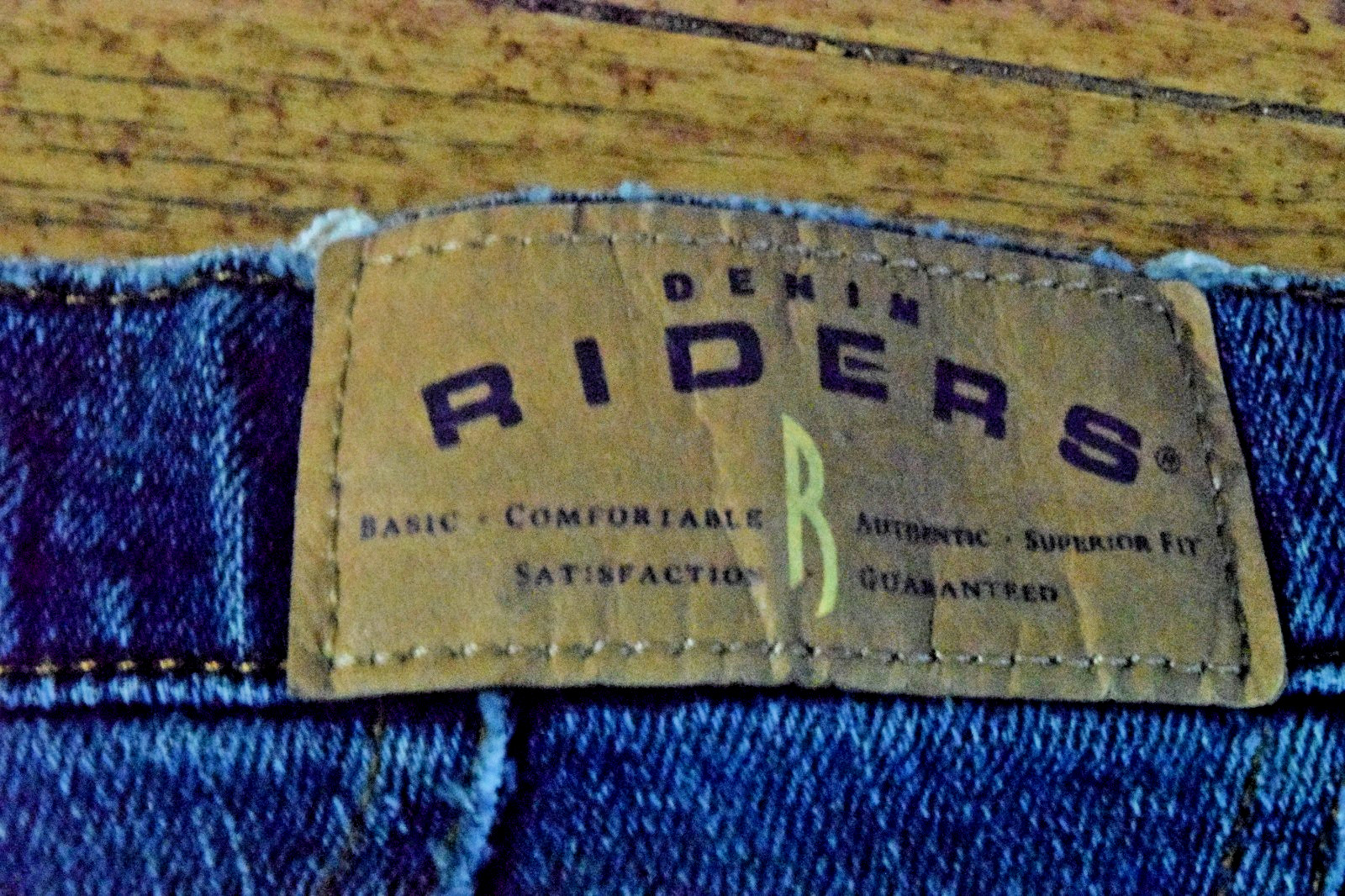 Vintage Lee Riders Jeans Size 28 x 29 90s Classic Blue High Waist Straight Leg