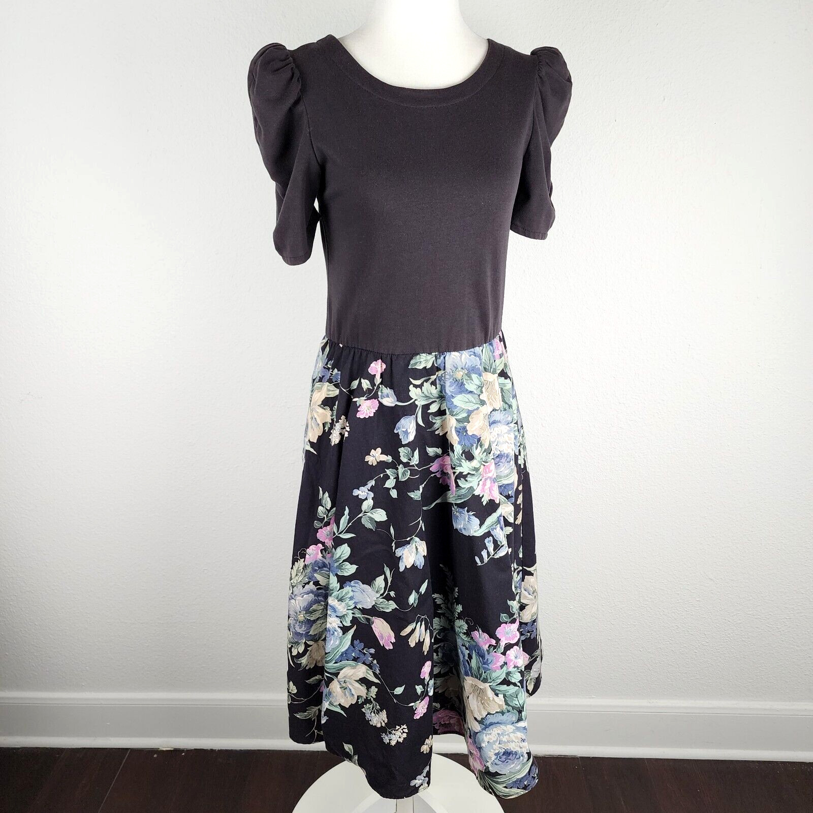 Vintage 80s 90s Dress Fit Flare Ashley Floral Print on Black Puff Sleeve 7/M