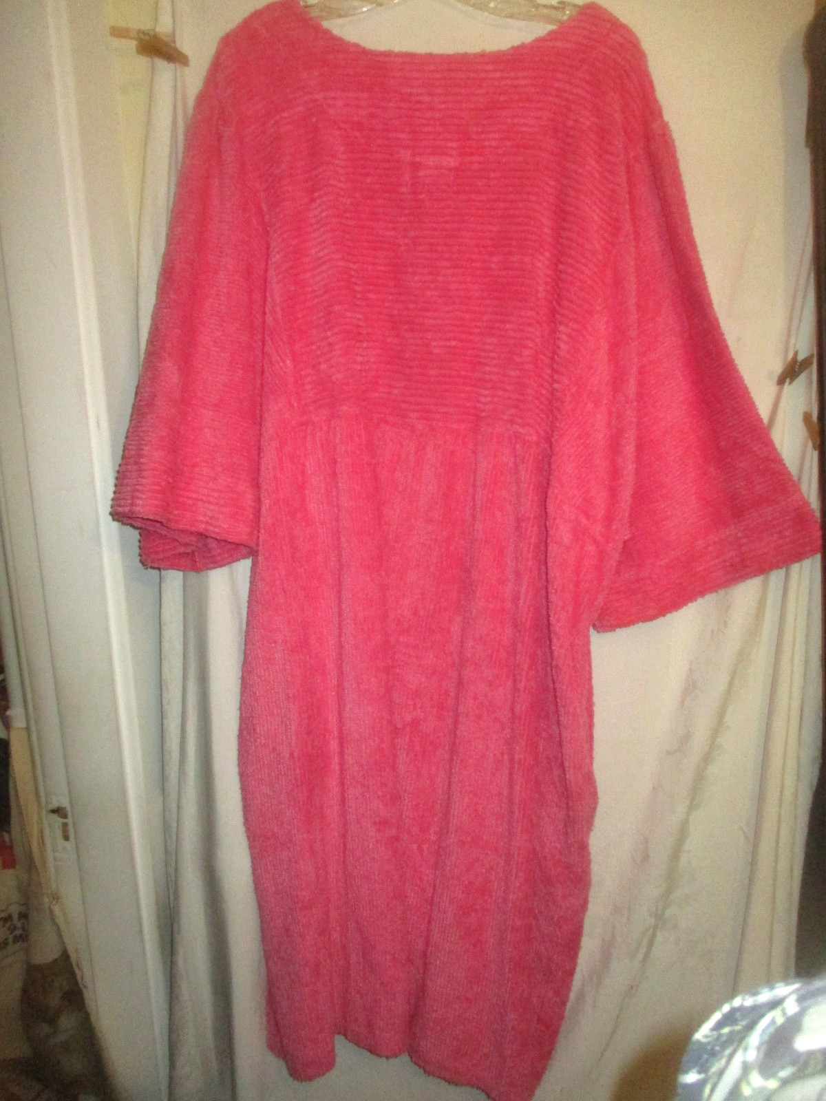Vintage 70s Pink Cotton Chenille Zip Up Robe XL Knee Length Crowntuft