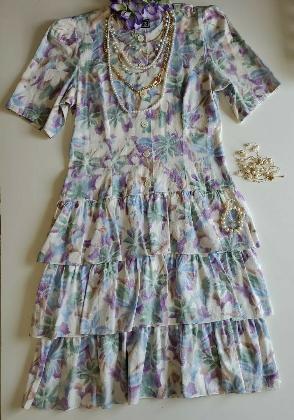 VINTAGE DW3 WOMAN FLORAL DRESS SHORT SLEEVES MULTI-COLOR USED