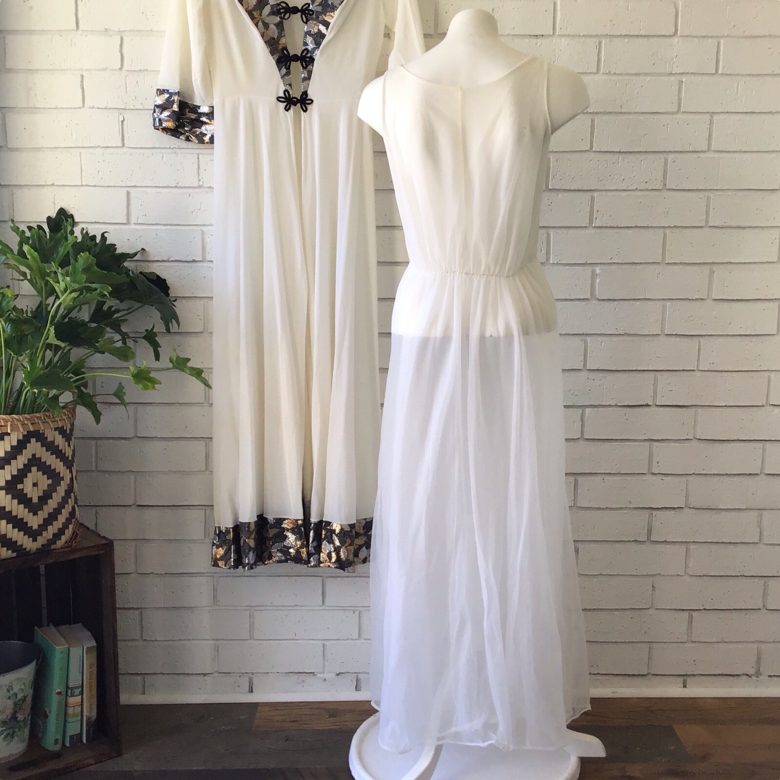 Jenelle of California Vintage White Lingerie Sheer Slip Cover Robe Set