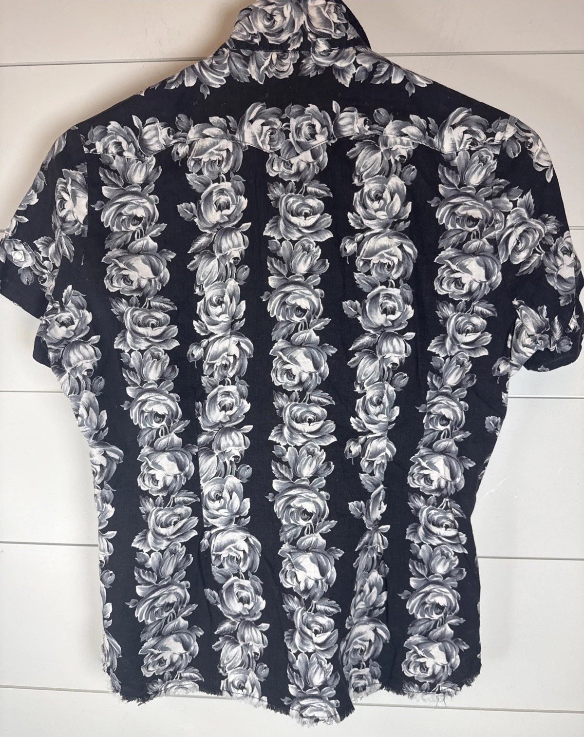 Vintage Levis Western Wear Pearl Snap Shirt Short Sleeve Black Floral Cotton