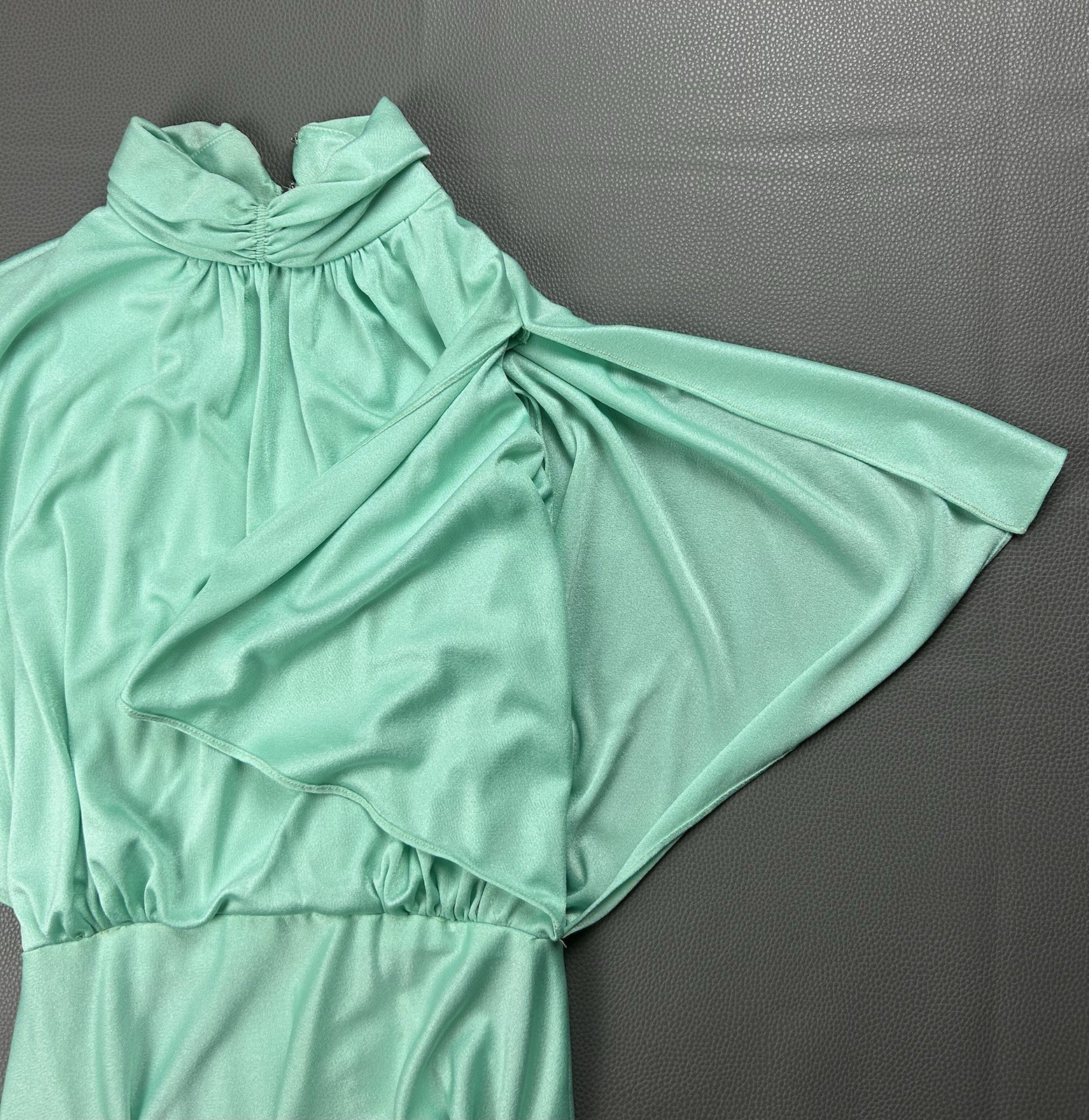 Vintage 1970s Mint Green Dolman Sleeve Maxi Dress Greek Goddess Flowy Size 12