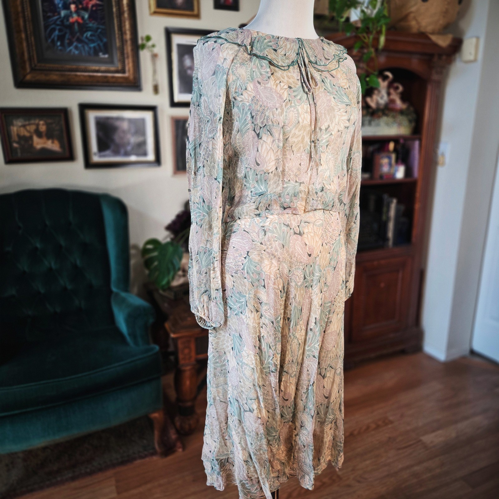 Silk Dress Vintage 70s Style Floral Pastel Paisley Long Sleeve Midi Flowy 5/6