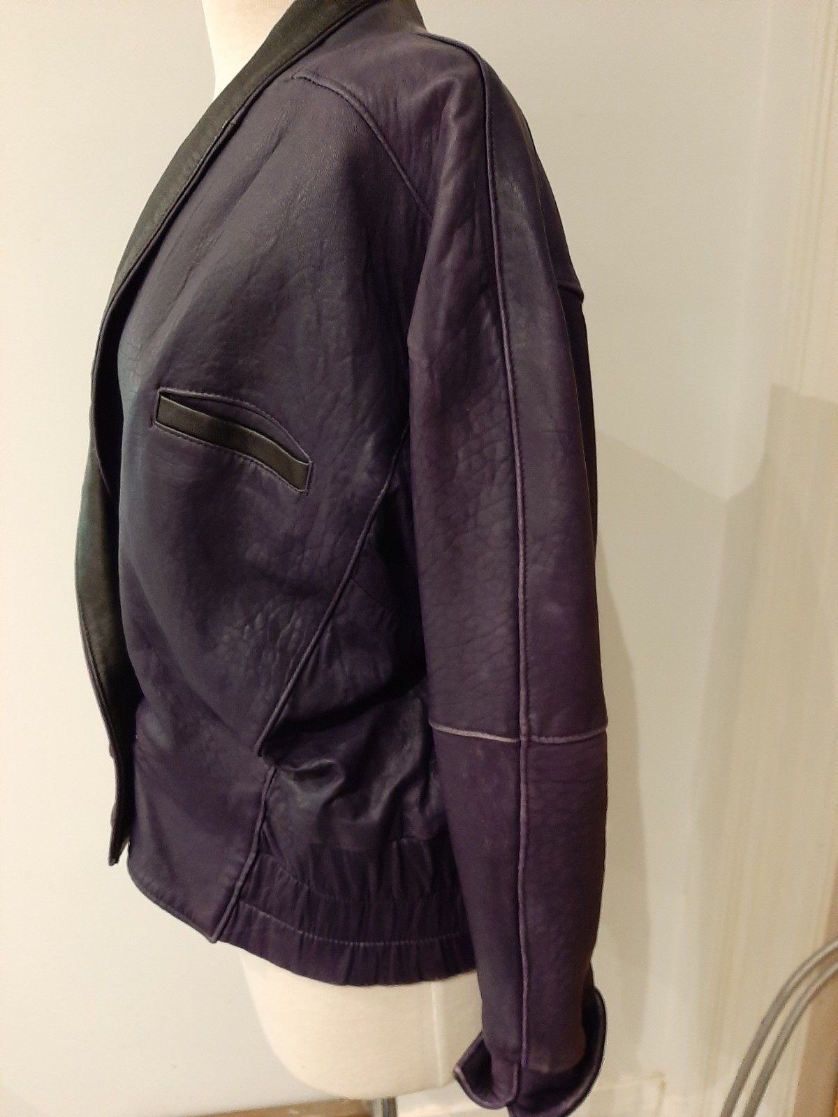 RARE 80s Purple Black Trim Bomber Style Women’s LEATHER JACKET 44″ Bust W 38″