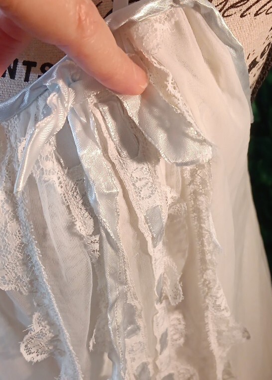Dsigner Vintage White Blue Trim Nightgown Size Small #5527 Read Description