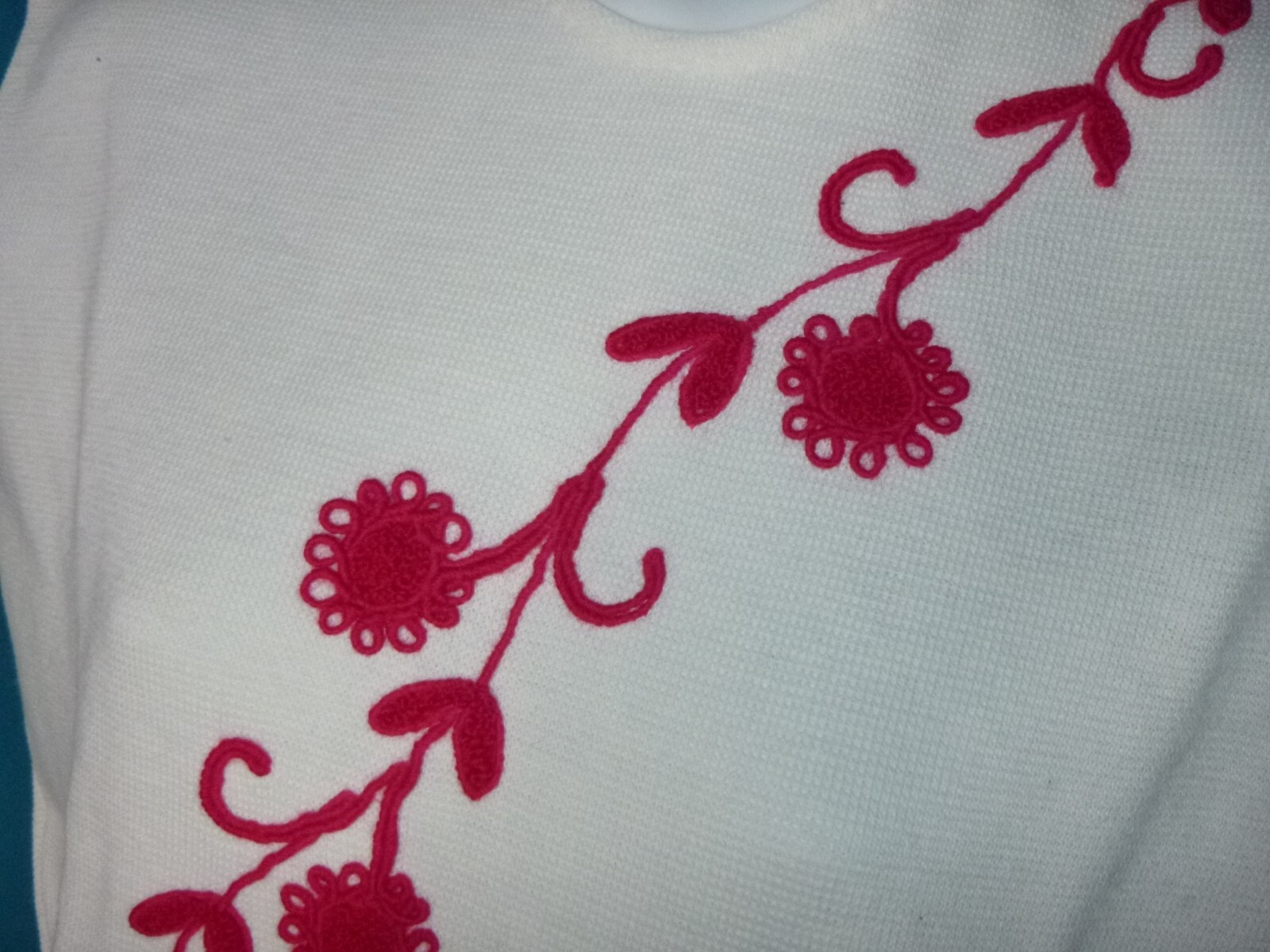 NOS Vtg 70s Sweater Knit Skirt & Top Magenta Off White Embroidered Flowers Sz M