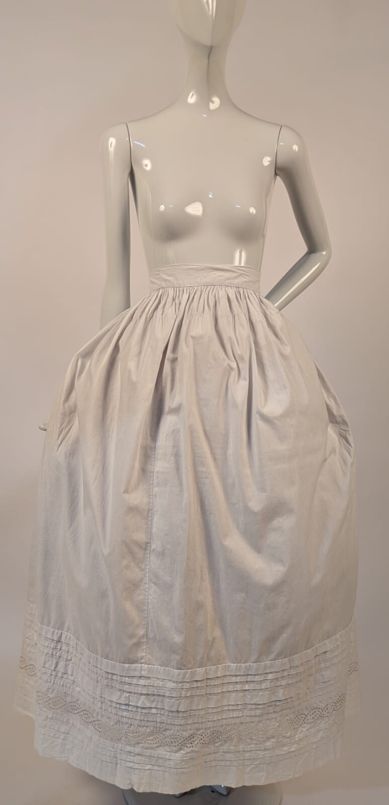CIVIL WAR 1860’S WHITE COTTON PETTICOAT W EYELET + PLEAT BOTTOM SWEEP