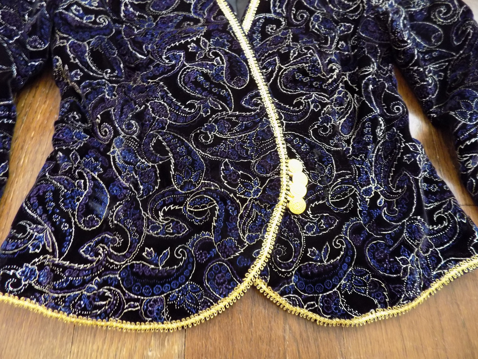Vtg Velvet Black Brocade Jacket Blazer „braided” Buttons Gold ribbon Trim sz S