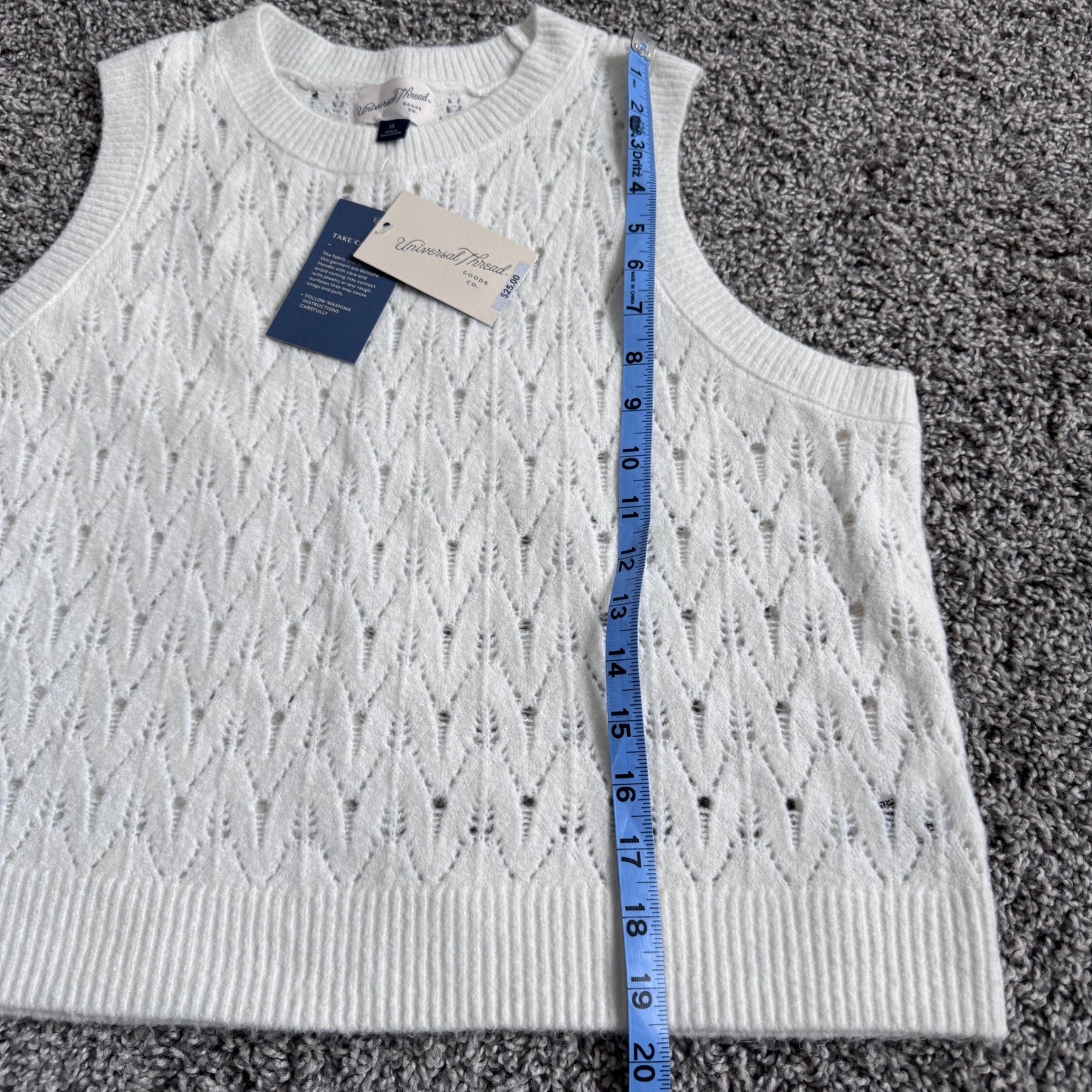 NWT Universal Threads Cream Knit Sweater Vest Preppy Women’s Size XL Minimalist