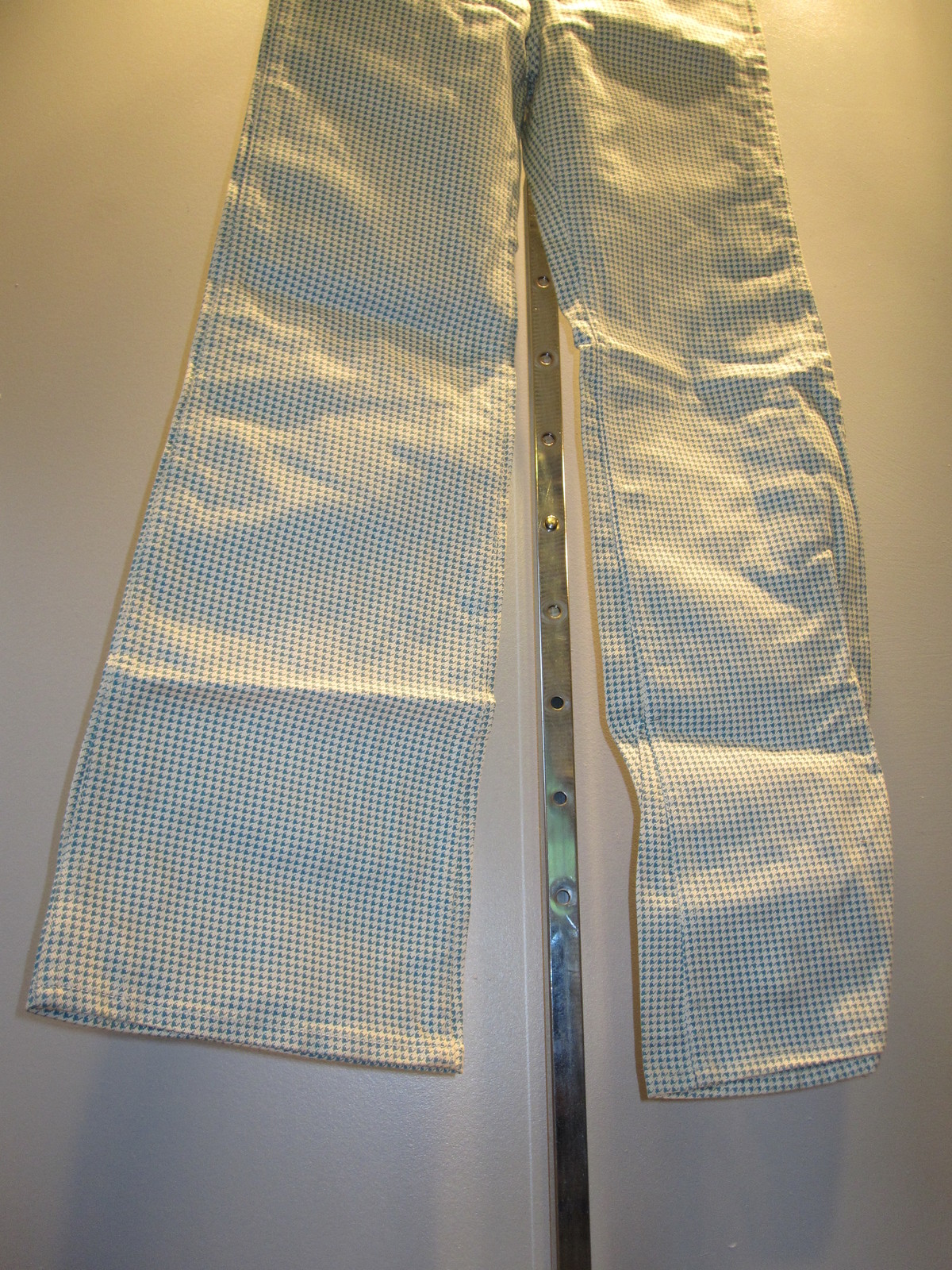 NOS DEADSTOCK VTG 1960S CHEAP JEANS HOUNDSTOOTH BELL BOTTOMS HiPPY BOHO GOGO 29