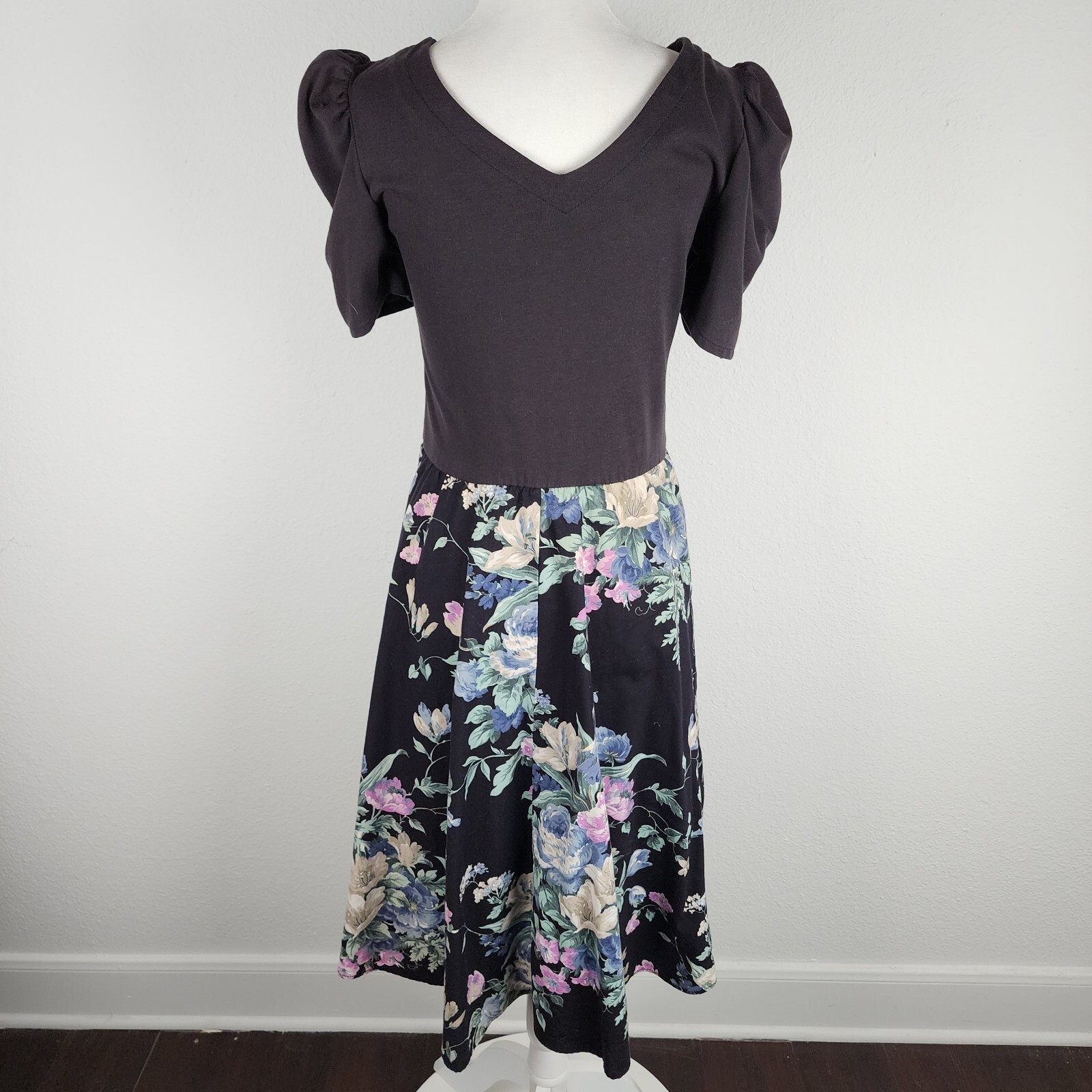 Vintage 80s 90s Dress Fit Flare Ashley Floral Print on Black Puff Sleeve 7/M