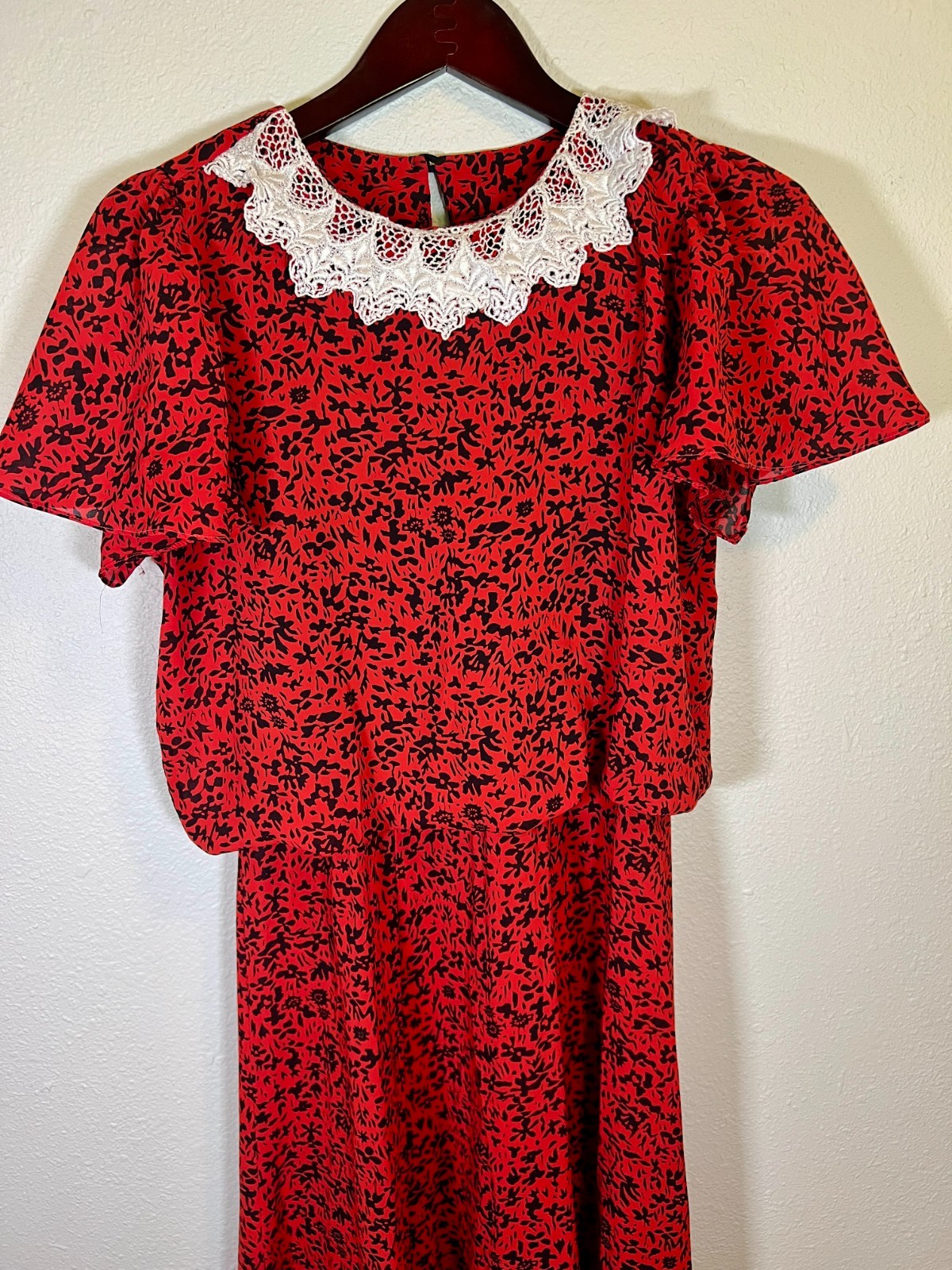 Vintage 1980s Prairie Revival Red Floral Lace Collar Midi Dress Basic Theater Pc