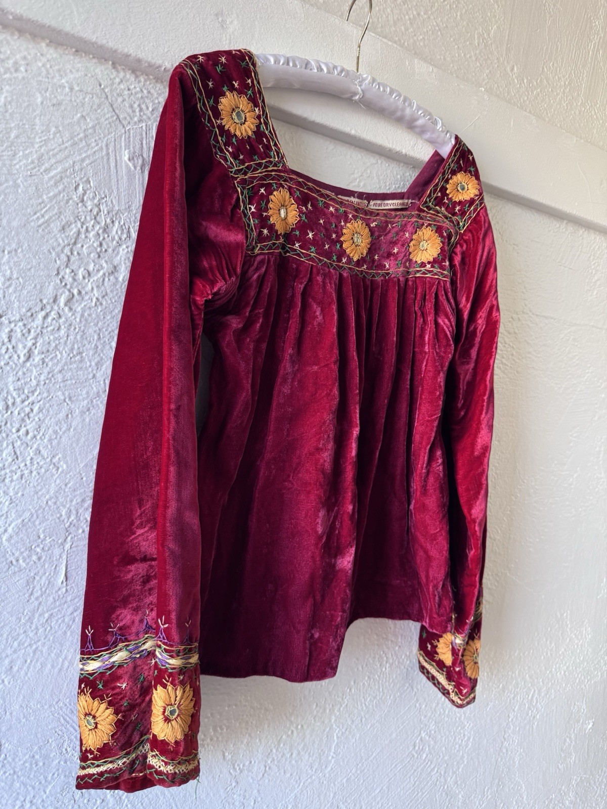 Vintage Women’s 70’s Peasant Floral Embroidered Blouse flare Sleeves 100% Rayon