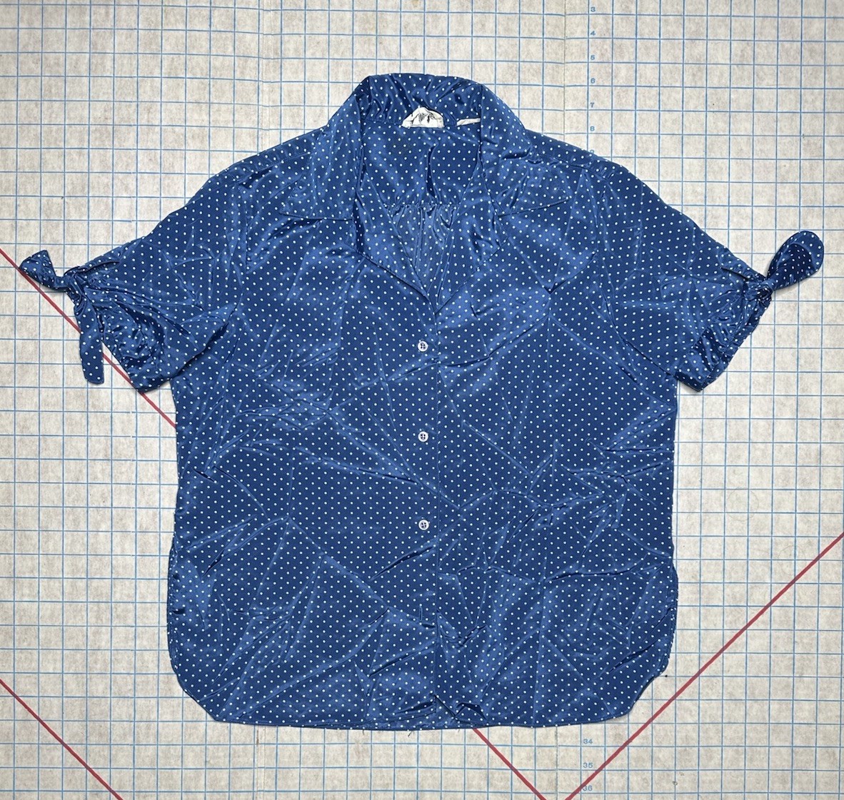 Vintage Lady Manhattan 70s Polka Dot White Blue Button Up Collared Blouse Pin Up
