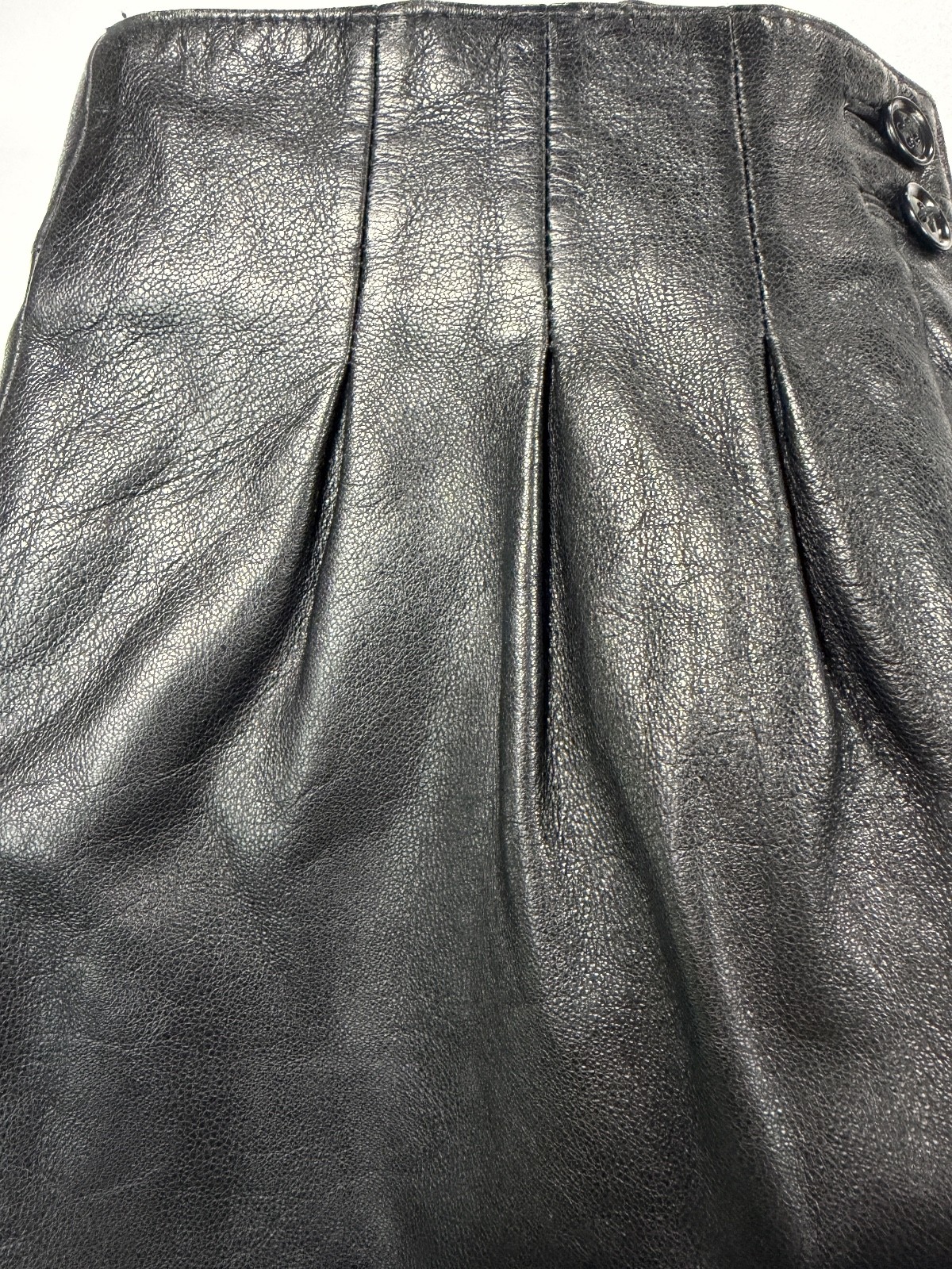 Vintage 80’s Lambskin Shorts Genuine Leather Black High-Waist Paneled Pleated 10