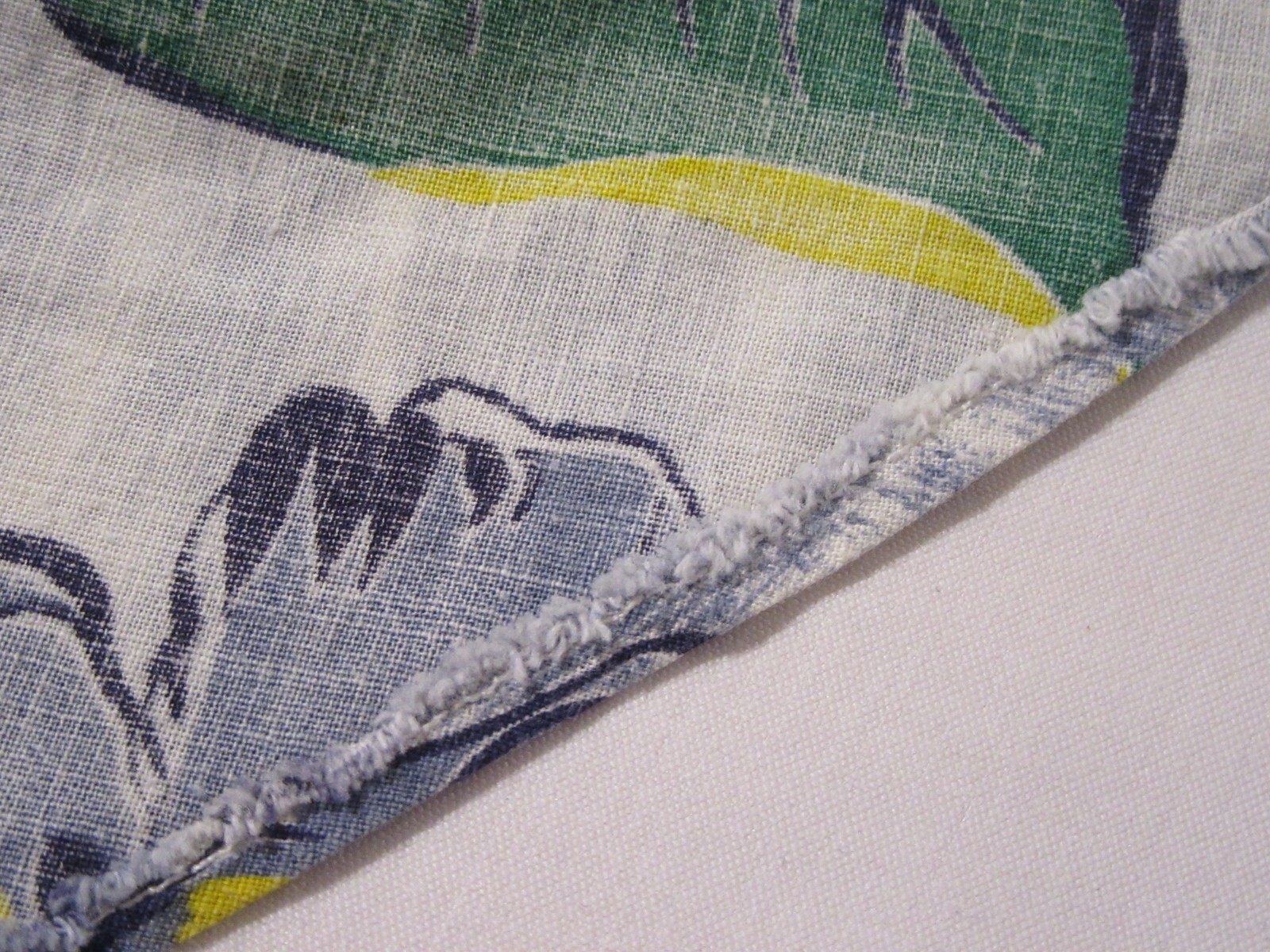 VINTAGE BUTTERFLY MOTH DRY BRUSH PRINT 1950S CIRCLE SKIRT W 25″ CAN ENLARGE F50
